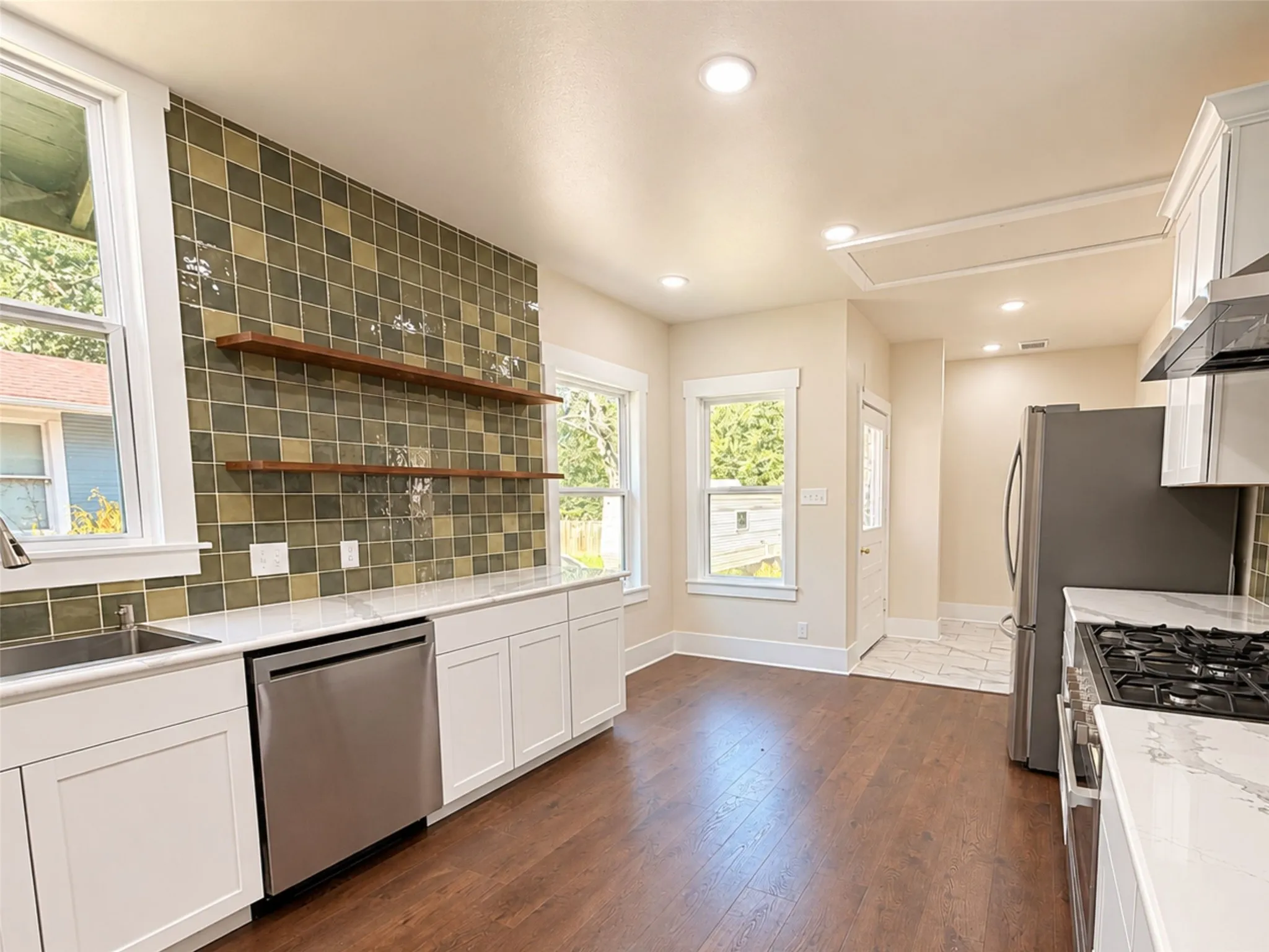 Single Family Residence For Sale in Hunt County , 1104 Park Street, Greenville, Texas 75401, 3 Bedroom, 2 Bathroom, Garage spaces, 1,470 Sqft, built in 1940, mls#21420173, Real Estate Agent in Greenville, Homes For Sale in Hunt county, Homes For Sale in Greenville, Realtor in Greenville Texas, Real Estate Brokerage Independent Realty Texas, Luminita Cordes Realtor
