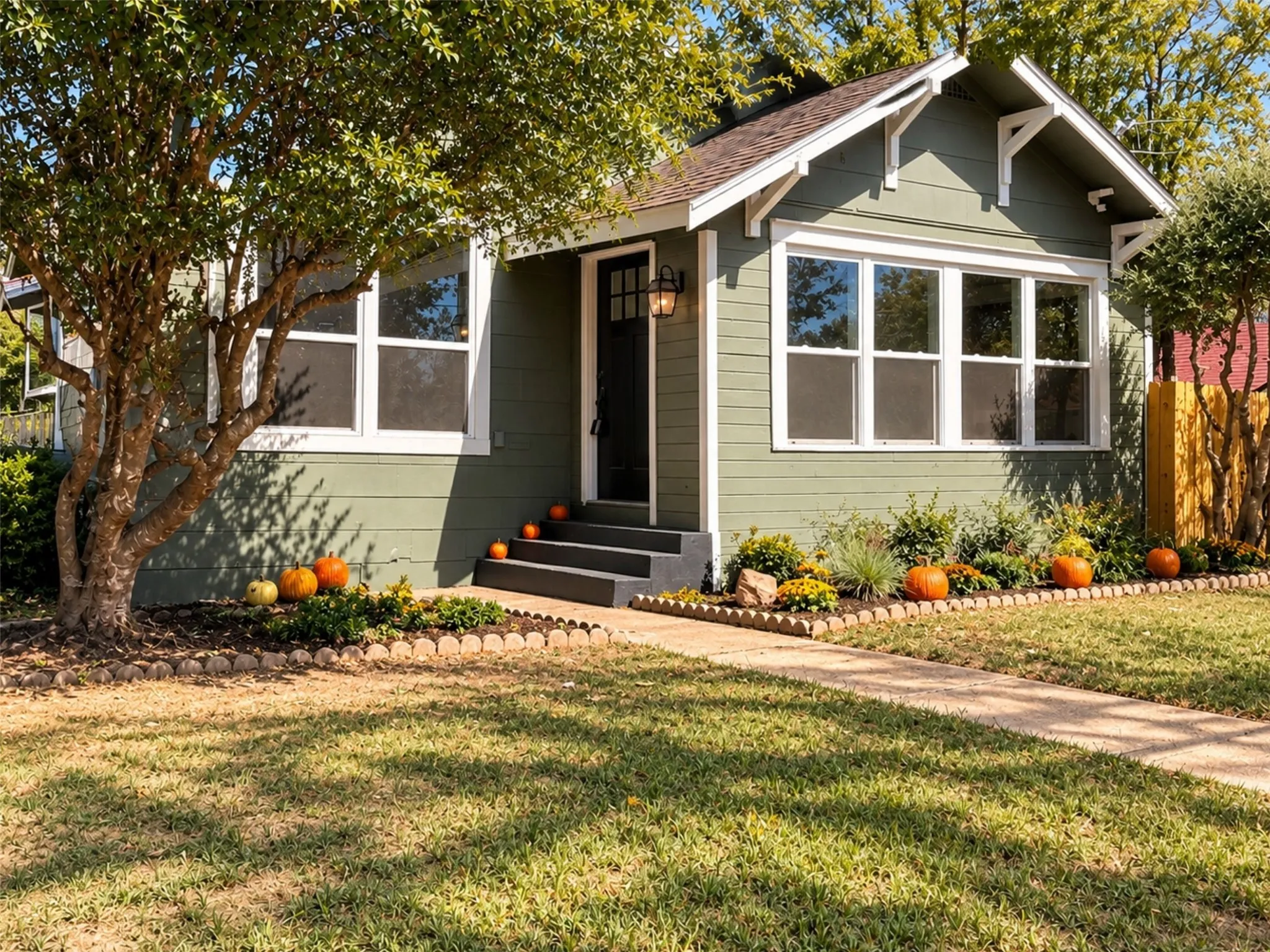 Single Family Residence For Sale in Hunt County , 1104 Park Street, Greenville, Texas 75401, 3 Bedroom, 2 Bathroom, Garage spaces, 1,470 Sqft, built in 1940, mls#21420173, Real Estate Agent in Greenville, Homes For Sale in Hunt county, Homes For Sale in Greenville, Realtor in Greenville Texas, Real Estate Brokerage Independent Realty Texas, Luminita Cordes Realtor