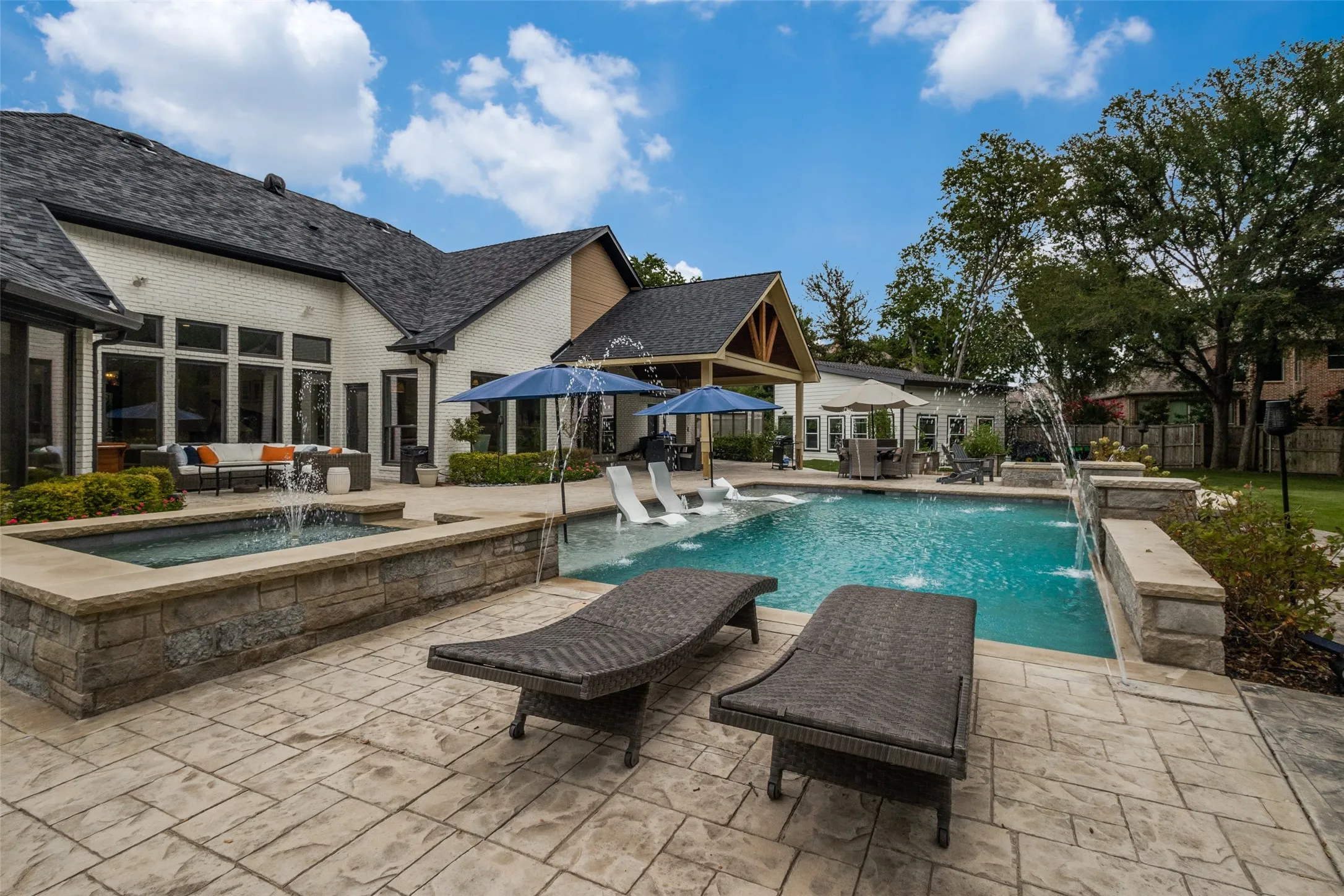 Single Family Residence For Sale in Denton County , 5001 Forest Hill Circle, Flower Mound, Texas 75028, 4 Bedroom, 3 Bathroom, 5 Garage spaces, 3,770 Sqft, built in 1992, mls#21420081, Real Estate Agent in Flower Mound, Homes For Sale in Denton county, Homes For Sale in Flower Mound, Realtor in Flower Mound Texas, Real Estate Brokerage Independent Realty Texas, Luminita Cordes Realtor
