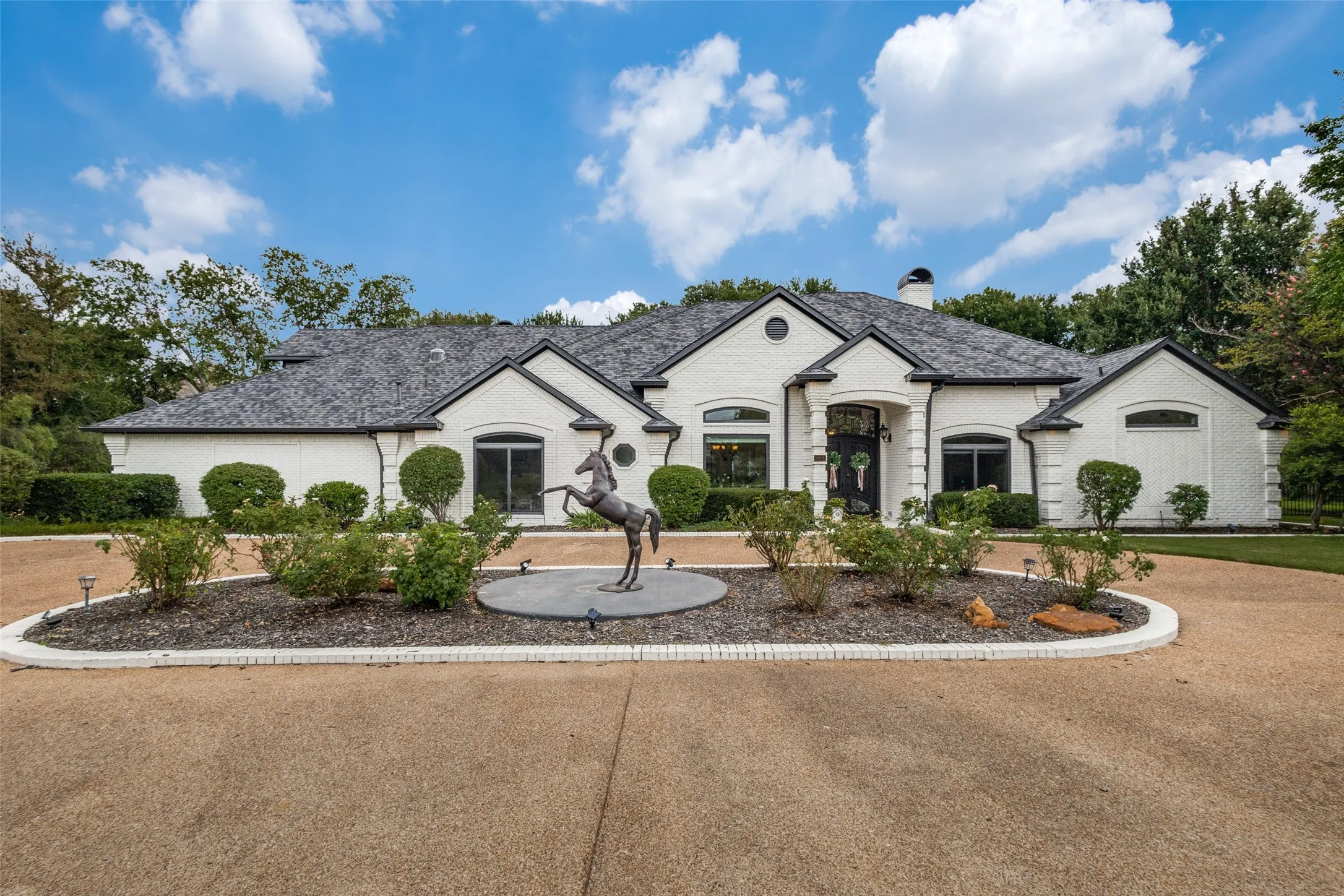 Single Family Residence For Sale in Denton County , 5001 Forest Hill Circle, Flower Mound, Texas 75028, 4 Bedroom, 3 Bathroom, 5 Garage spaces, 3,770 Sqft, built in 1992, mls#21420081, Real Estate Agent in Flower Mound, Homes For Sale in Denton county, Homes For Sale in Flower Mound, Realtor in Flower Mound Texas, Real Estate Brokerage Independent Realty Texas, Luminita Cordes Realtor