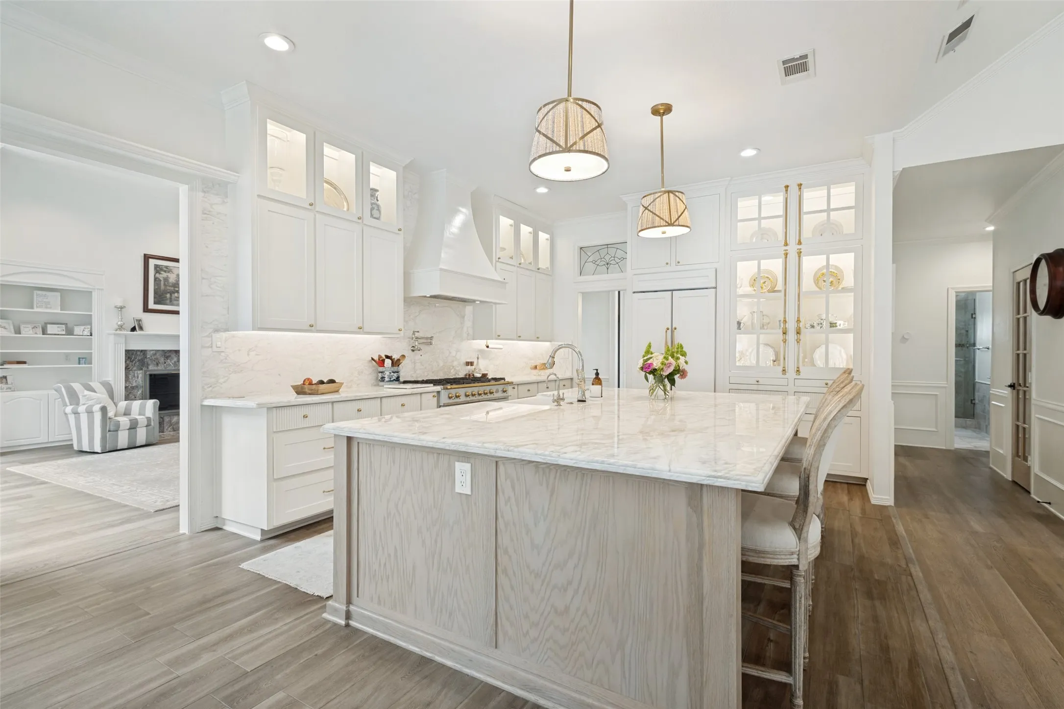 Single Family Residence For Sale in Denton County , 5001 Forest Hill Circle, Flower Mound, Texas 75028, 4 Bedroom, 3 Bathroom, 5 Garage spaces, 3,770 Sqft, built in 1992, mls#21420081, Real Estate Agent in Flower Mound, Homes For Sale in Denton county, Homes For Sale in Flower Mound, Realtor in Flower Mound Texas, Real Estate Brokerage Independent Realty Texas, Luminita Cordes Realtor