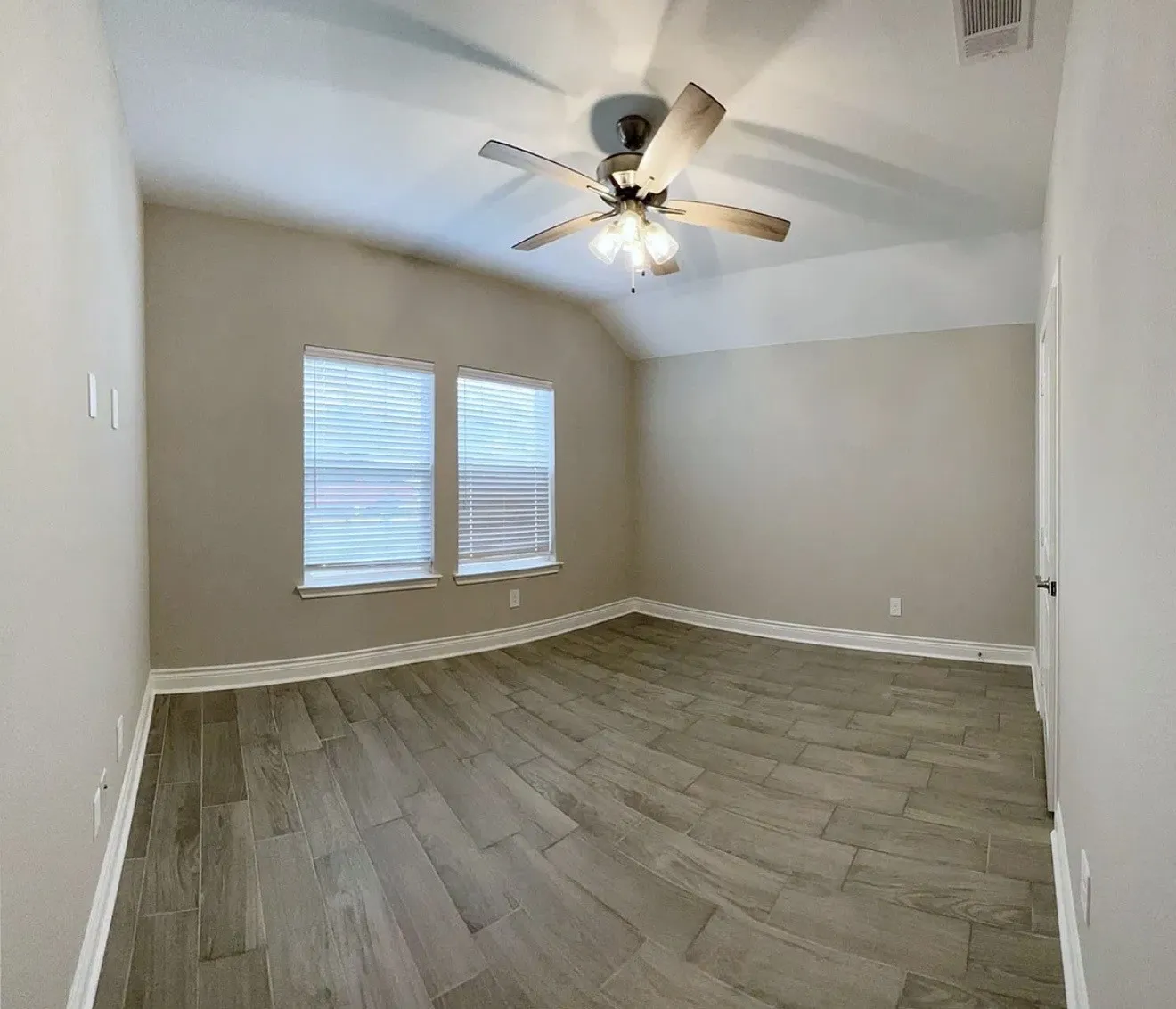 Single Family Residence For Rent in Hunt County , 7505 Scott Lane, Greenville, Texas 75402, 4 Bedroom, 2 Bathroom, 2 Garage spaces, 1,658 Sqft, built in 2023, mls#21420194, Real Estate Agent in Greenville, Homes For Rent in Hunt county, Homes For Rent in Greenville, Realtor in Greenville Texas, Real Estate Brokerage Independent Realty Texas, Luminita Cordes Realtor