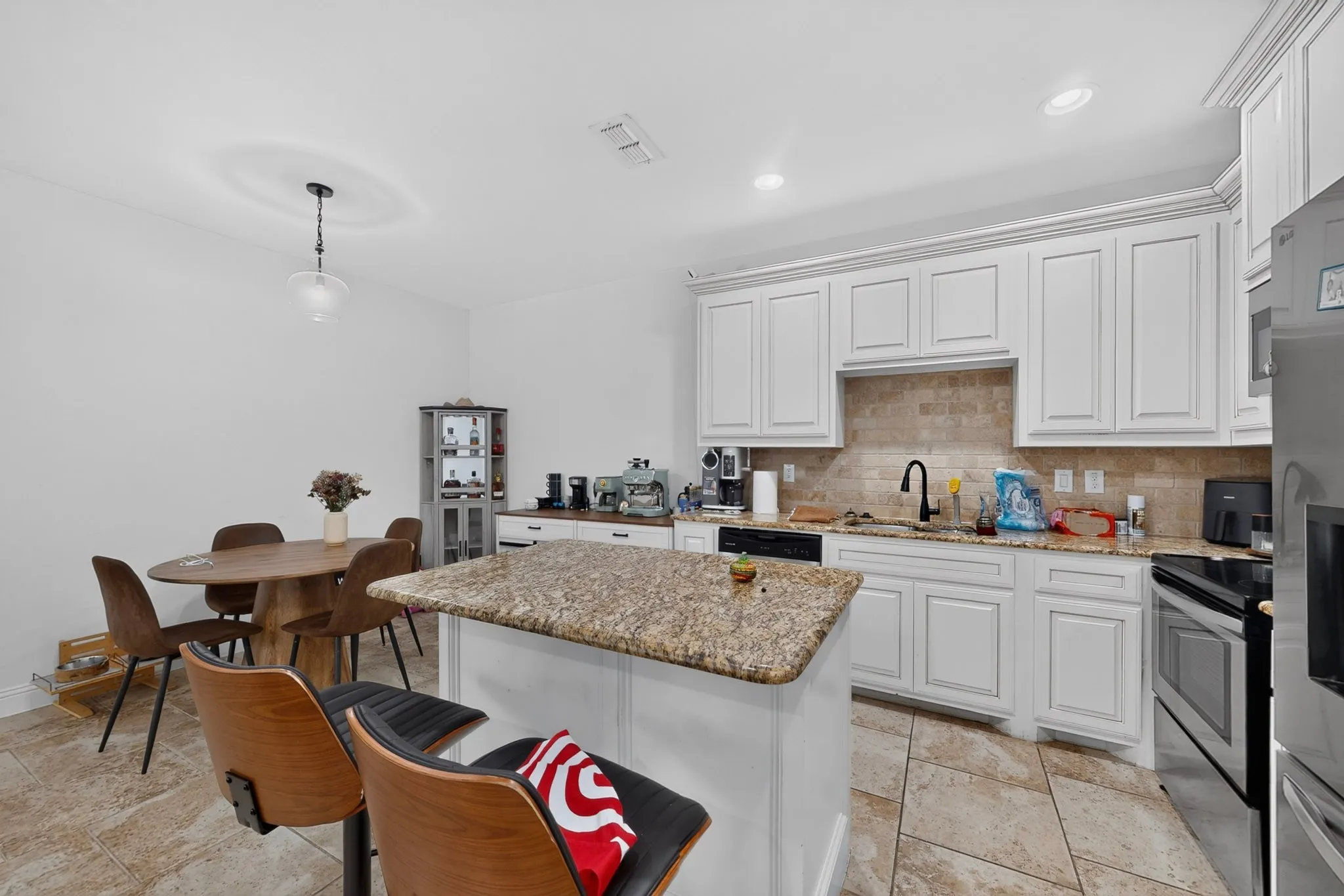 Single Family Residence For Rent in Dallas County , 6606 Windward View Drive, Rowlett, Texas 75088, 4 Bedroom, 4 Bathroom, 2 Garage spaces, 2,645 Sqft, built in 2017, mls#21420219, Real Estate Agent in Rowlett, Homes For Rent in Dallas county, Homes For Rent in Rowlett, Realtor in Rowlett Texas, Real Estate Brokerage Independent Realty Texas, Luminita Cordes Realtor