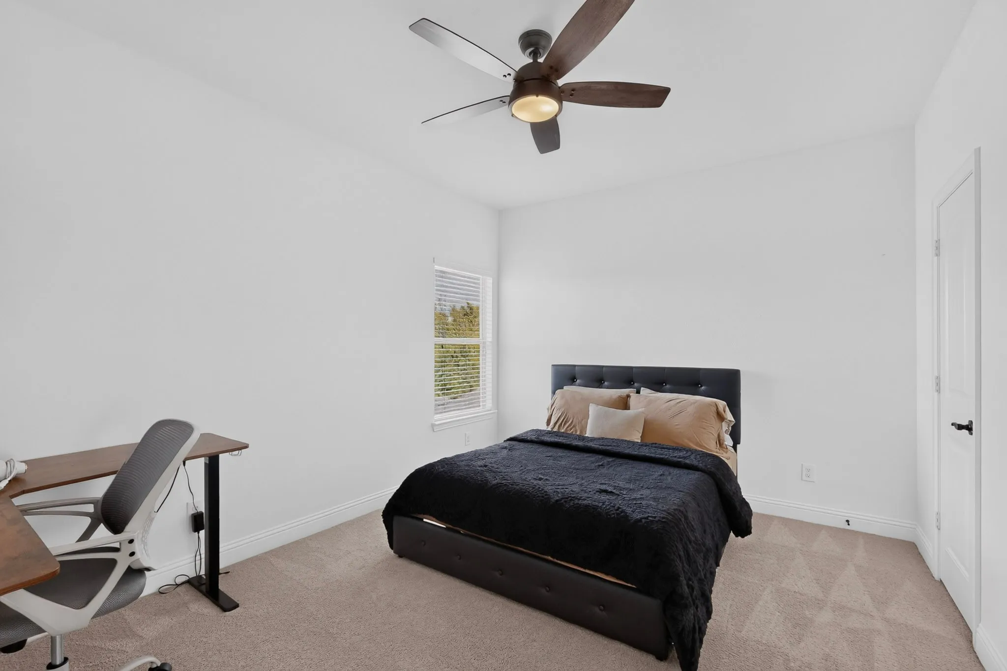 Single Family Residence For Rent in Dallas County , 6606 Windward View Drive, Rowlett, Texas 75088, 4 Bedroom, 4 Bathroom, 2 Garage spaces, 2,645 Sqft, built in 2017, mls#21420219, Real Estate Agent in Rowlett, Homes For Rent in Dallas county, Homes For Rent in Rowlett, Realtor in Rowlett Texas, Real Estate Brokerage Independent Realty Texas, Luminita Cordes Realtor