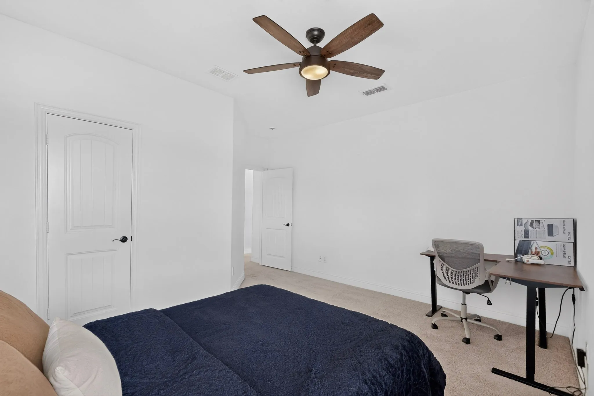 Single Family Residence For Rent in Dallas County , 6606 Windward View Drive, Rowlett, Texas 75088, 4 Bedroom, 4 Bathroom, 2 Garage spaces, 2,645 Sqft, built in 2017, mls#21420219, Real Estate Agent in Rowlett, Homes For Rent in Dallas county, Homes For Rent in Rowlett, Realtor in Rowlett Texas, Real Estate Brokerage Independent Realty Texas, Luminita Cordes Realtor
