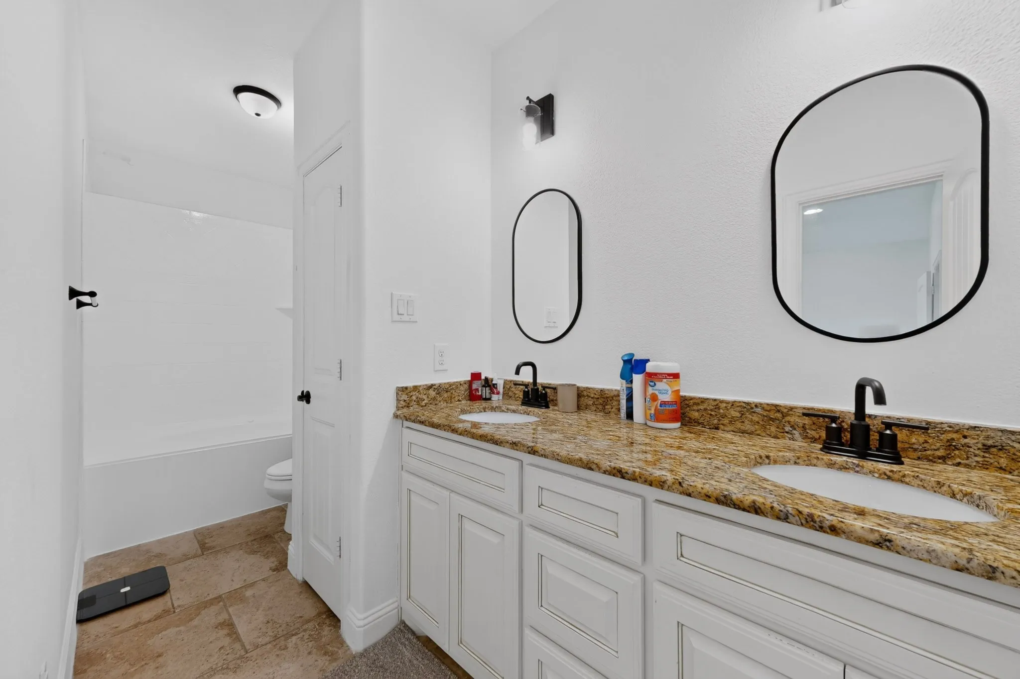 Single Family Residence For Rent in Dallas County , 6606 Windward View Drive, Rowlett, Texas 75088, 4 Bedroom, 4 Bathroom, 2 Garage spaces, 2,645 Sqft, built in 2017, mls#21420219, Real Estate Agent in Rowlett, Homes For Rent in Dallas county, Homes For Rent in Rowlett, Realtor in Rowlett Texas, Real Estate Brokerage Independent Realty Texas, Luminita Cordes Realtor