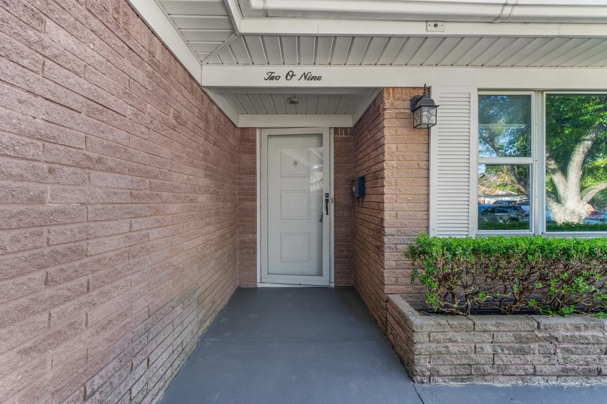 Single Family Residence For Sale in Tarrant County , 209 Cotillion Road, Fort Worth, Texas 76134, 3 Bedroom, 2 Bathroom, 2 Garage spaces, 1,808 Sqft, built in 1961, mls#21419468, Real Estate Agent in Fort Worth, Homes For Sale in Tarrant county, Homes For Sale in Fort Worth, Realtor in Fort Worth Texas, Real Estate Brokerage Independent Realty Texas, Luminita Cordes Realtor