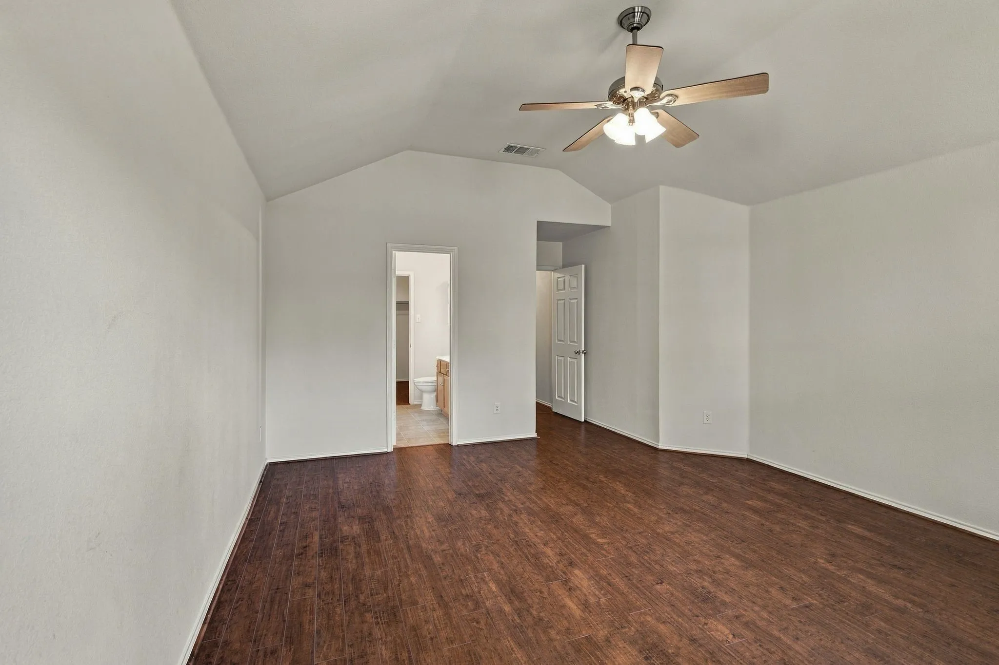 Single Family Residence For Sale in Tarrant County , 13041 Fencerow Road, Fort Worth, Texas 76244, 4 Bedroom, 3 Bathroom, 2 Garage spaces, 2,809 Sqft, built in 2005, mls#21420202, Real Estate Agent in Fort Worth, Homes For Sale in Tarrant county, Homes For Sale in Fort Worth, Realtor in Fort Worth Texas, Real Estate Brokerage Independent Realty Texas, Luminita Cordes Realtor