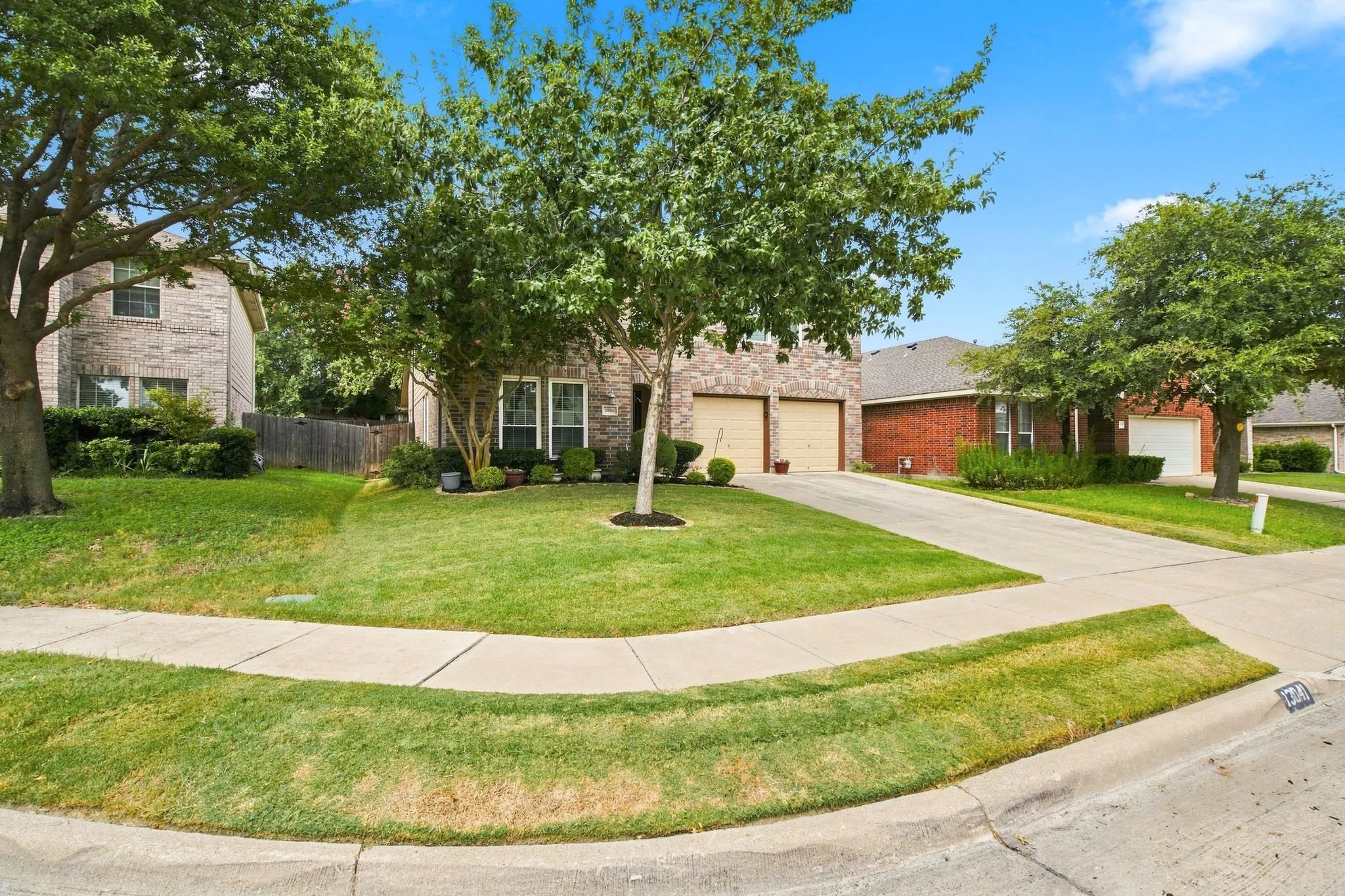 Single Family Residence For Sale in Tarrant County , 13041 Fencerow Road, Fort Worth, Texas 76244, 4 Bedroom, 3 Bathroom, 2 Garage spaces, 2,809 Sqft, built in 2005, mls#21420202, Real Estate Agent in Fort Worth, Homes For Sale in Tarrant county, Homes For Sale in Fort Worth, Realtor in Fort Worth Texas, Real Estate Brokerage Independent Realty Texas, Luminita Cordes Realtor