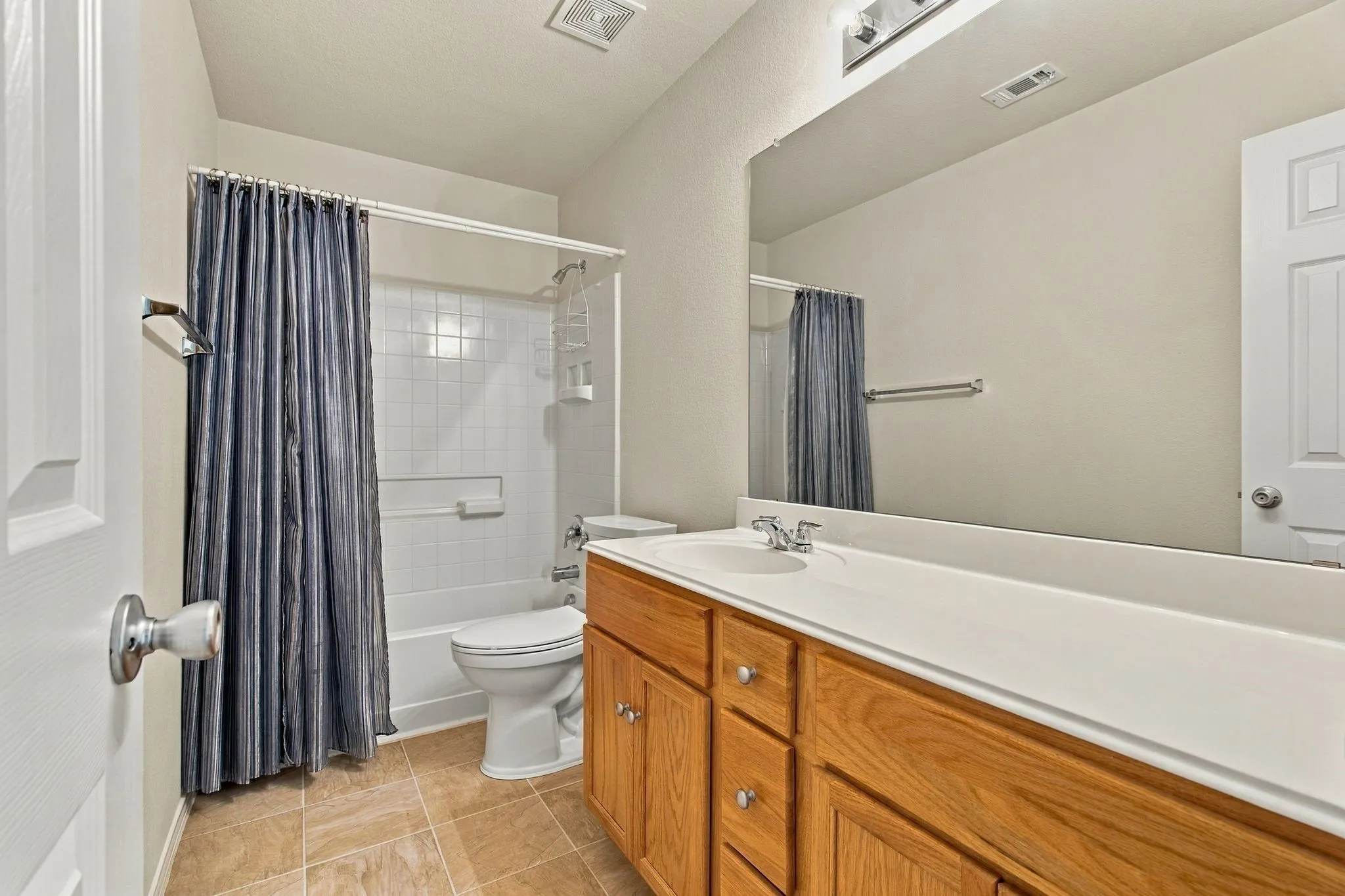 Single Family Residence For Sale in Tarrant County , 13041 Fencerow Road, Fort Worth, Texas 76244, 4 Bedroom, 3 Bathroom, 2 Garage spaces, 2,809 Sqft, built in 2005, mls#21420202, Real Estate Agent in Fort Worth, Homes For Sale in Tarrant county, Homes For Sale in Fort Worth, Realtor in Fort Worth Texas, Real Estate Brokerage Independent Realty Texas, Luminita Cordes Realtor