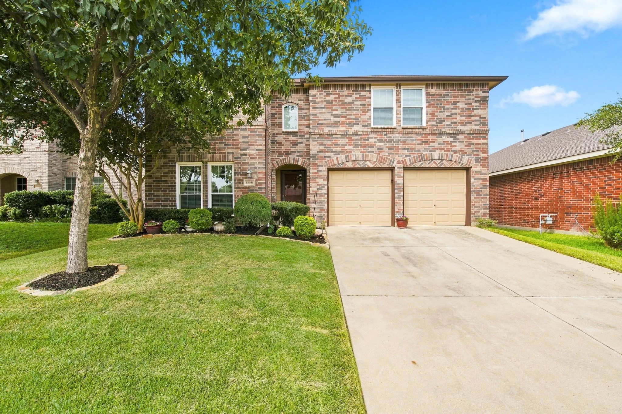 Single Family Residence For Sale in Tarrant County , 13041 Fencerow Road, Fort Worth, Texas 76244, 4 Bedroom, 3 Bathroom, 2 Garage spaces, 2,809 Sqft, built in 2005, mls#21420202, Real Estate Agent in Fort Worth, Homes For Sale in Tarrant county, Homes For Sale in Fort Worth, Realtor in Fort Worth Texas, Real Estate Brokerage Independent Realty Texas, Luminita Cordes Realtor