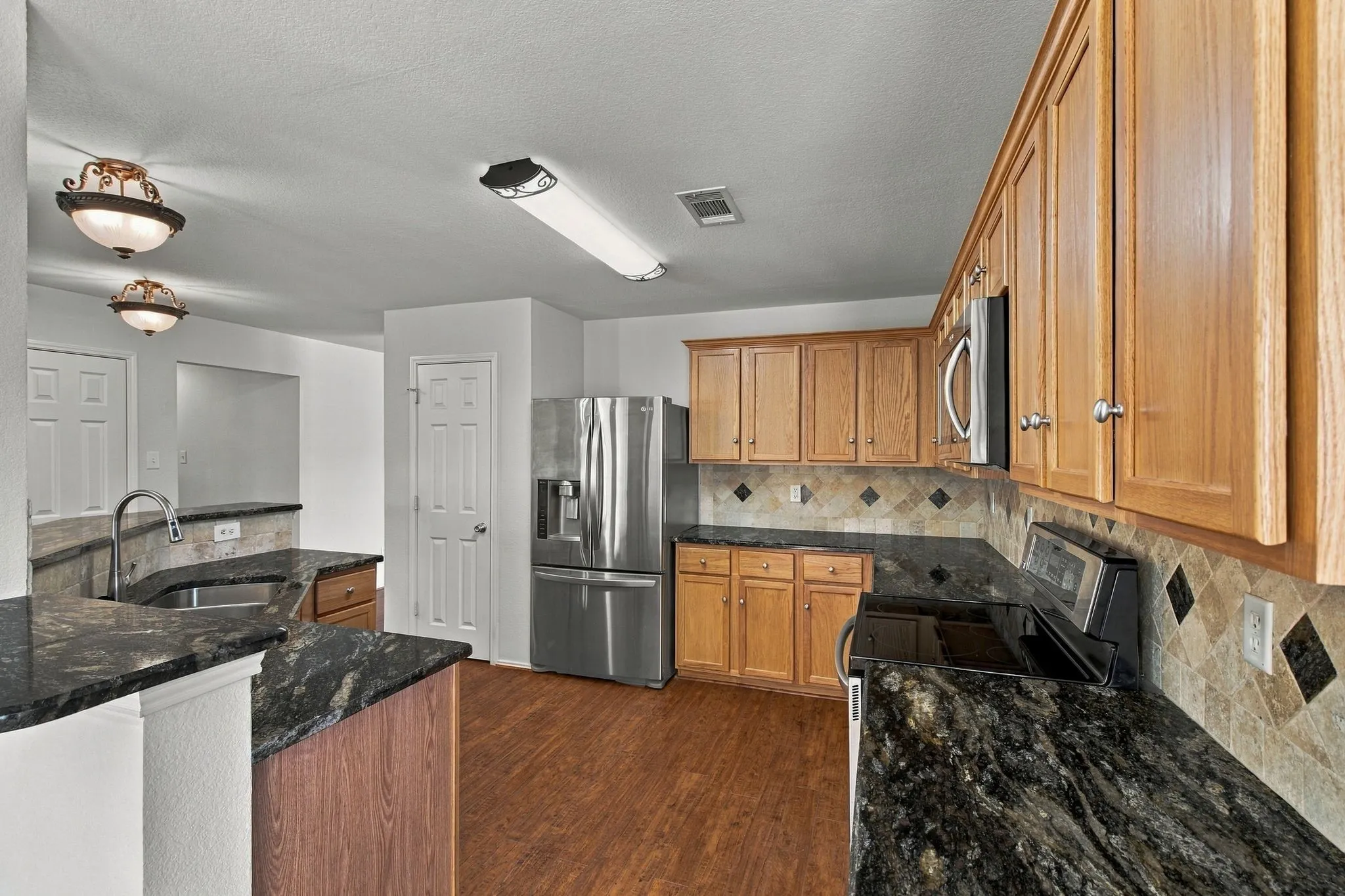 Single Family Residence For Sale in Tarrant County , 13041 Fencerow Road, Fort Worth, Texas 76244, 4 Bedroom, 3 Bathroom, 2 Garage spaces, 2,809 Sqft, built in 2005, mls#21420202, Real Estate Agent in Fort Worth, Homes For Sale in Tarrant county, Homes For Sale in Fort Worth, Realtor in Fort Worth Texas, Real Estate Brokerage Independent Realty Texas, Luminita Cordes Realtor