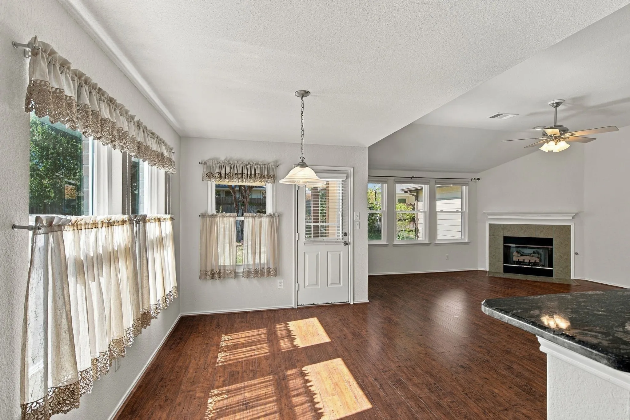 Single Family Residence For Sale in Tarrant County , 13041 Fencerow Road, Fort Worth, Texas 76244, 4 Bedroom, 3 Bathroom, 2 Garage spaces, 2,809 Sqft, built in 2005, mls#21420202, Real Estate Agent in Fort Worth, Homes For Sale in Tarrant county, Homes For Sale in Fort Worth, Realtor in Fort Worth Texas, Real Estate Brokerage Independent Realty Texas, Luminita Cordes Realtor