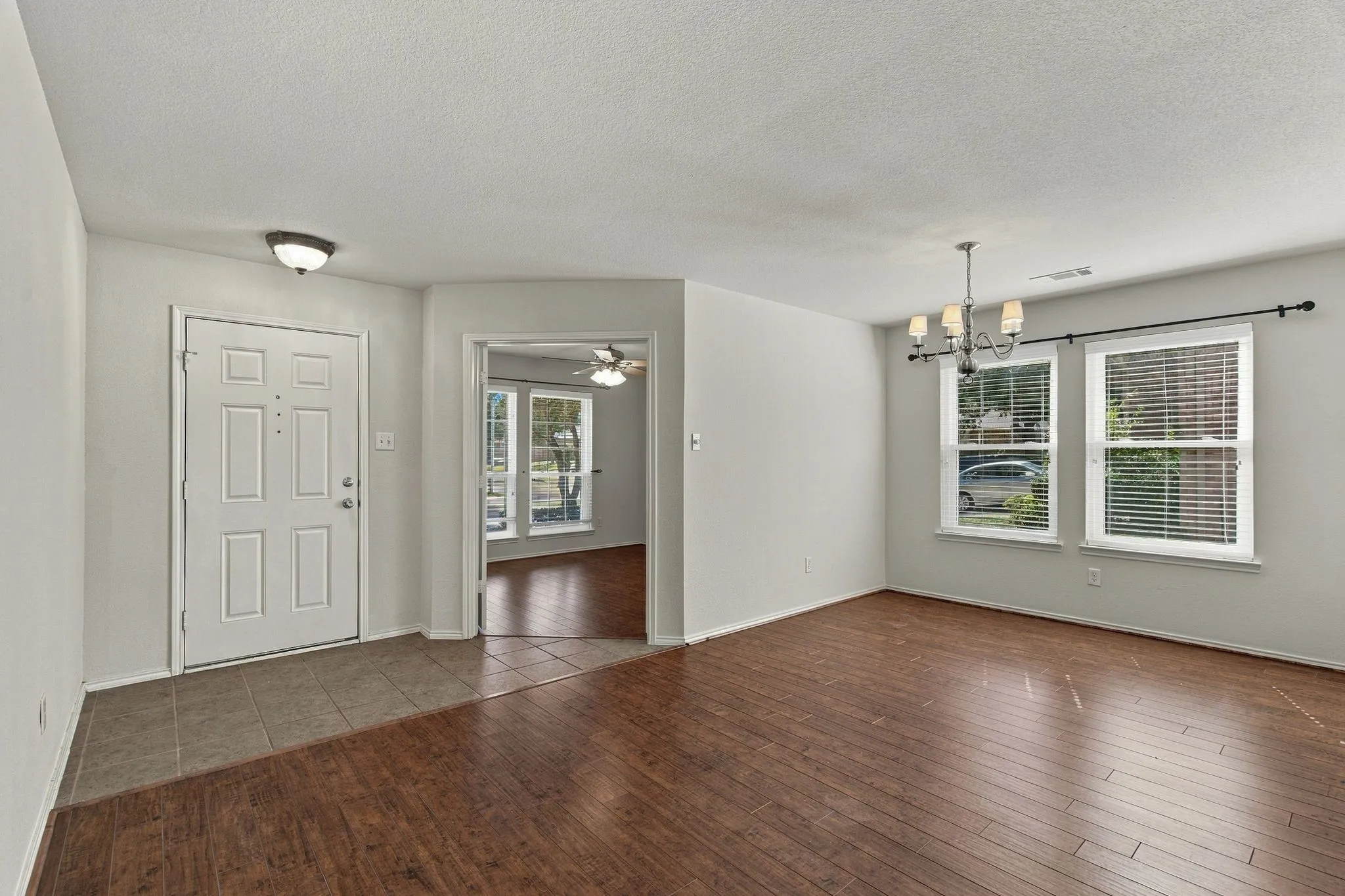Single Family Residence For Sale in Tarrant County , 13041 Fencerow Road, Fort Worth, Texas 76244, 4 Bedroom, 3 Bathroom, 2 Garage spaces, 2,809 Sqft, built in 2005, mls#21420202, Real Estate Agent in Fort Worth, Homes For Sale in Tarrant county, Homes For Sale in Fort Worth, Realtor in Fort Worth Texas, Real Estate Brokerage Independent Realty Texas, Luminita Cordes Realtor