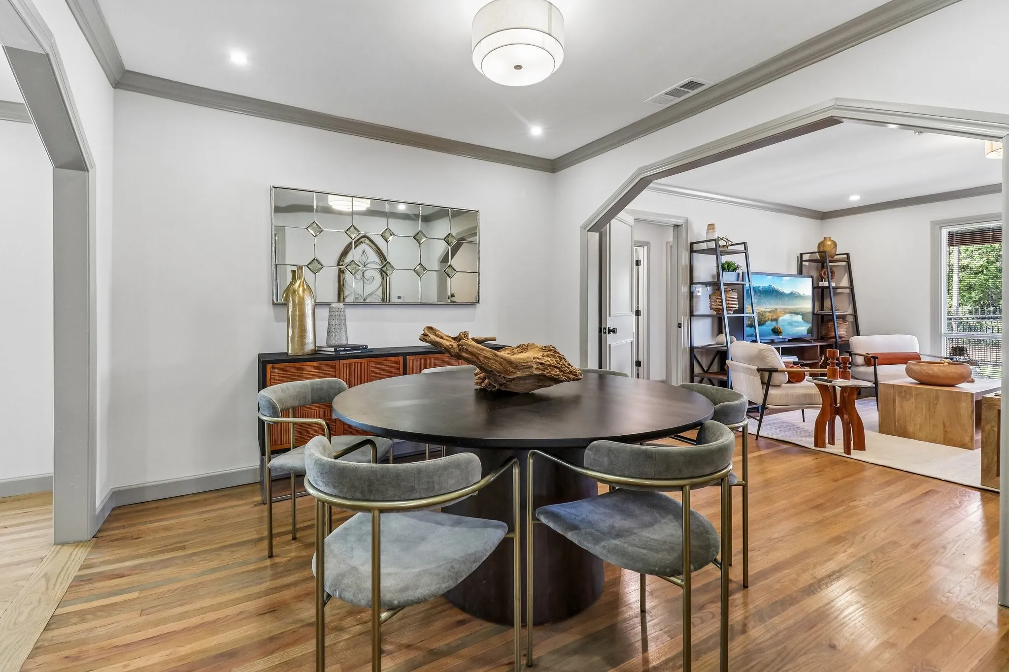 Hardwood flooring with a decorative inlay