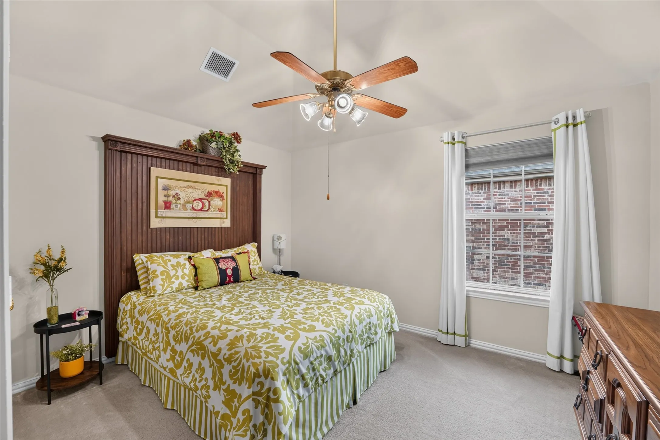 Single Family Residence For Sale in Collin County , 6531 Shadywood Drive, Frisco, Texas 75035, 4 Bedroom, 3 Bathroom, 2 Garage spaces, 2,783 Sqft, built in 2002, mls#21409899, Real Estate Agent in Frisco, Homes For Sale in Collin county, Homes For Sale in Frisco, Realtor in Frisco Texas, Real Estate Brokerage Independent Realty Texas, Luminita Cordes Realtor