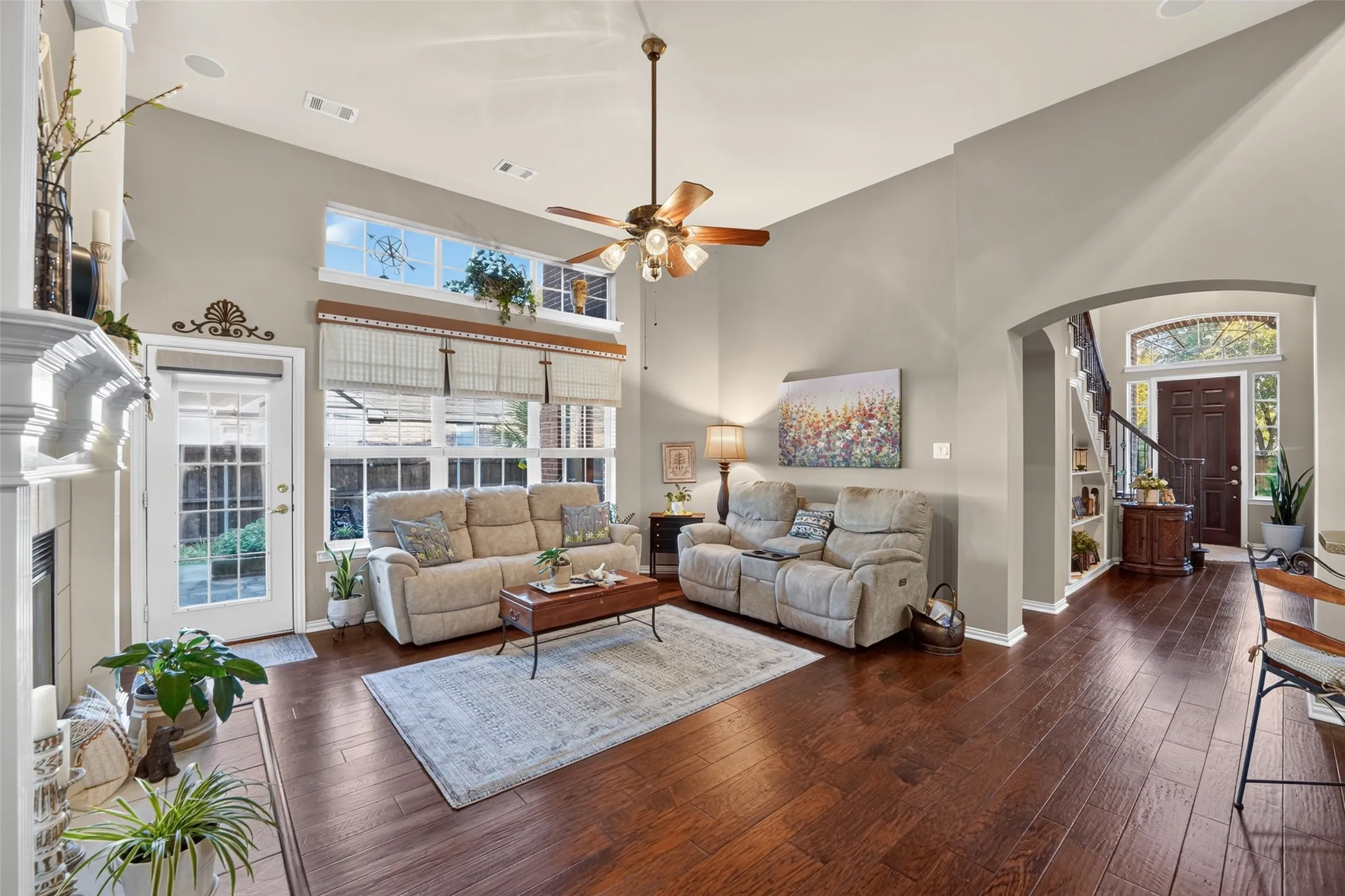 Single Family Residence For Sale in Collin County , 6531 Shadywood Drive, Frisco, Texas 75035, 4 Bedroom, 3 Bathroom, 2 Garage spaces, 2,783 Sqft, built in 2002, mls#21409899, Real Estate Agent in Frisco, Homes For Sale in Collin county, Homes For Sale in Frisco, Realtor in Frisco Texas, Real Estate Brokerage Independent Realty Texas, Luminita Cordes Realtor