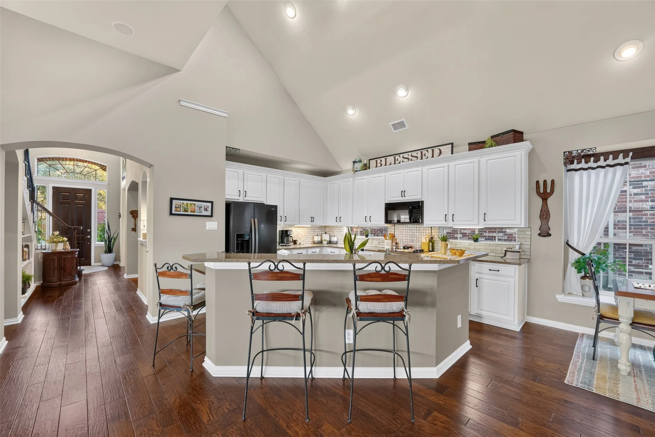 Single Family Residence For Sale in Collin County , 6531 Shadywood Drive, Frisco, Texas 75035, 4 Bedroom, 3 Bathroom, 2 Garage spaces, 2,783 Sqft, built in 2002, mls#21409899, Real Estate Agent in Frisco, Homes For Sale in Collin county, Homes For Sale in Frisco, Realtor in Frisco Texas, Real Estate Brokerage Independent Realty Texas, Luminita Cordes Realtor