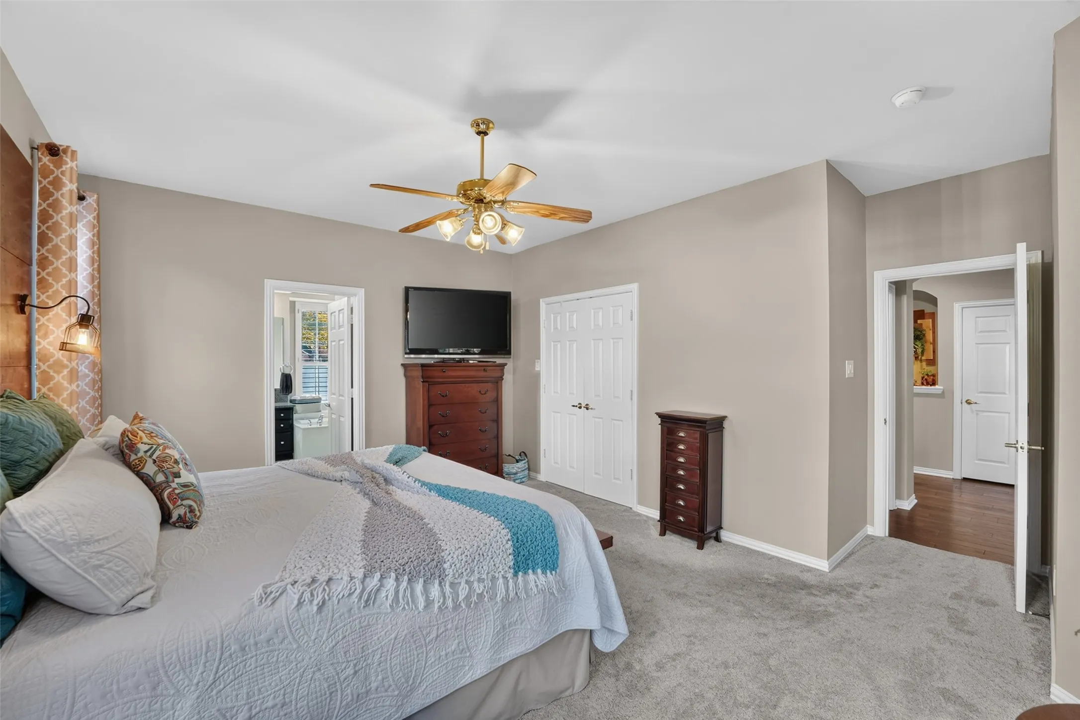 Single Family Residence For Sale in Collin County , 6531 Shadywood Drive, Frisco, Texas 75035, 4 Bedroom, 3 Bathroom, 2 Garage spaces, 2,783 Sqft, built in 2002, mls#21409899, Real Estate Agent in Frisco, Homes For Sale in Collin county, Homes For Sale in Frisco, Realtor in Frisco Texas, Real Estate Brokerage Independent Realty Texas, Luminita Cordes Realtor