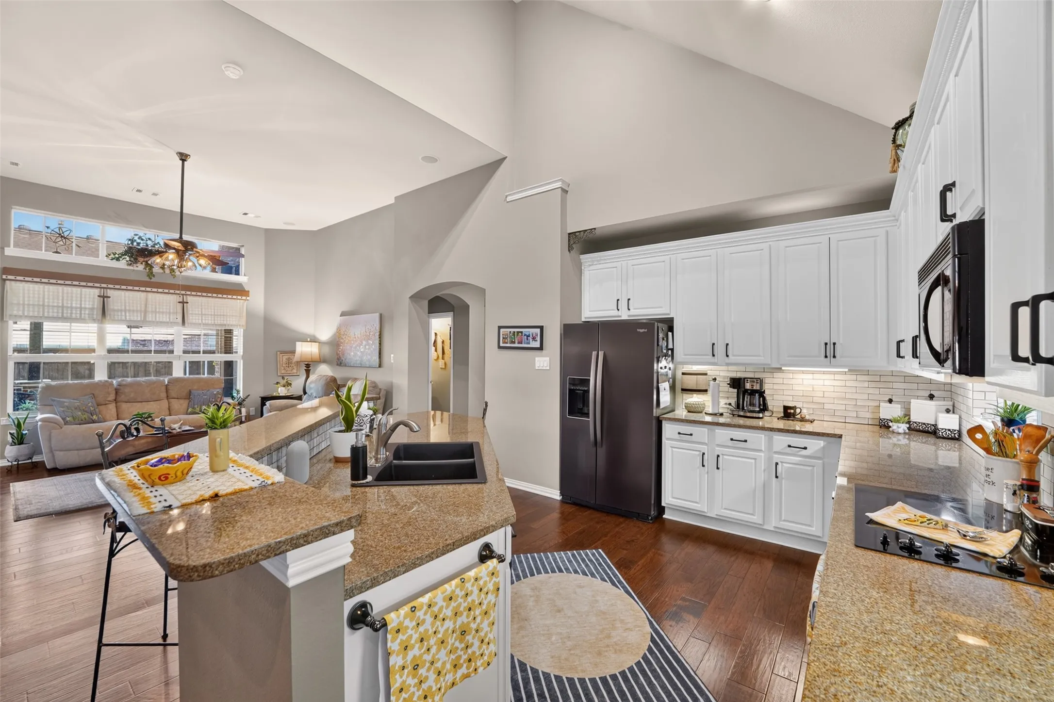 Single Family Residence For Sale in Collin County , 6531 Shadywood Drive, Frisco, Texas 75035, 4 Bedroom, 3 Bathroom, 2 Garage spaces, 2,783 Sqft, built in 2002, mls#21409899, Real Estate Agent in Frisco, Homes For Sale in Collin county, Homes For Sale in Frisco, Realtor in Frisco Texas, Real Estate Brokerage Independent Realty Texas, Luminita Cordes Realtor