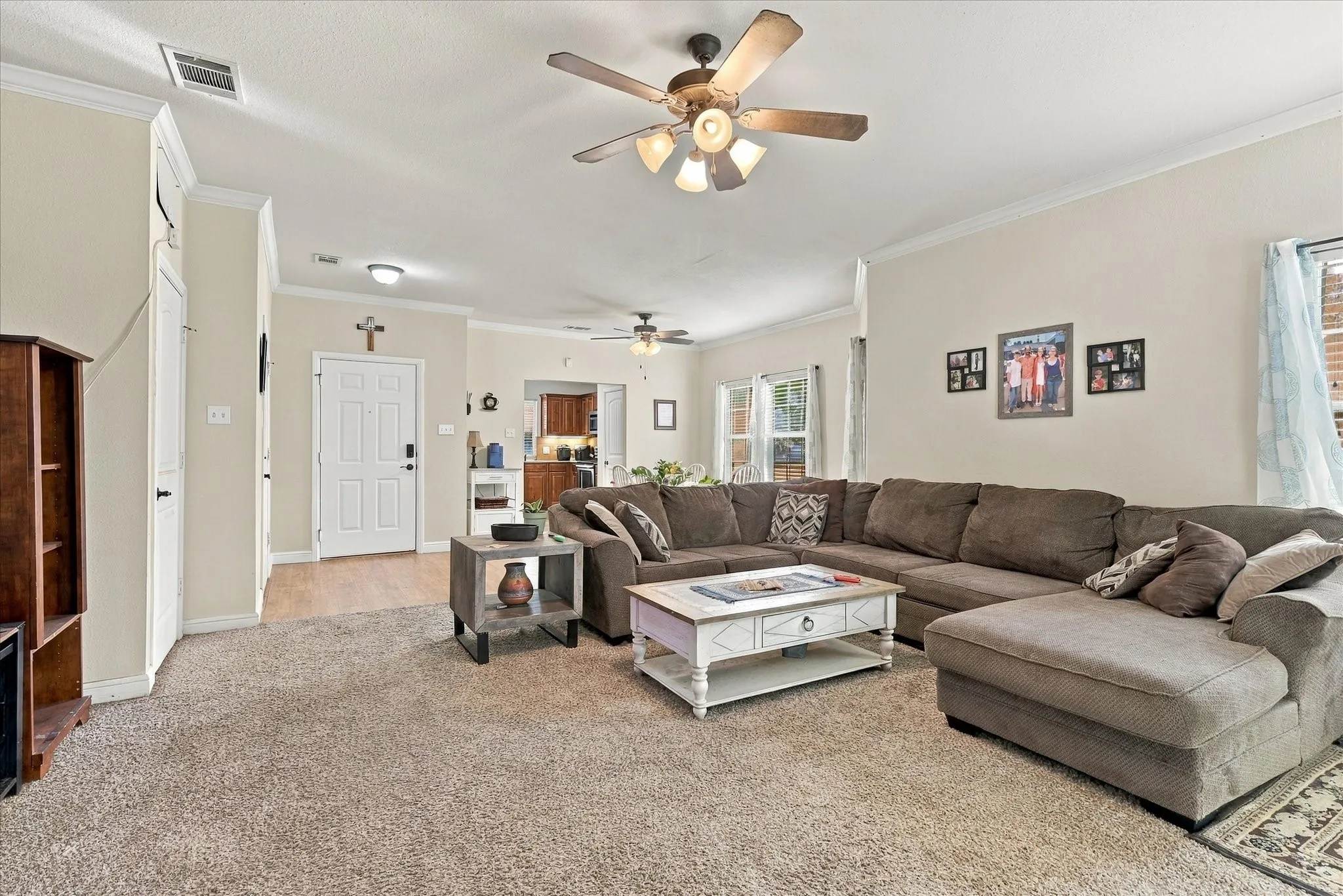 Single Family Residence For Sale in Denton County , 2924 Englefield Green, Denton, Texas 76207, 3 Bedroom, 2 Bathroom, 2 Garage spaces, 1,469 Sqft, built in 2011, mls#21419892, Real Estate Agent in Denton, Homes For Sale in Denton county, Homes For Sale in Denton, Realtor in Denton Texas, Real Estate Brokerage Independent Realty Texas, Luminita Cordes Realtor