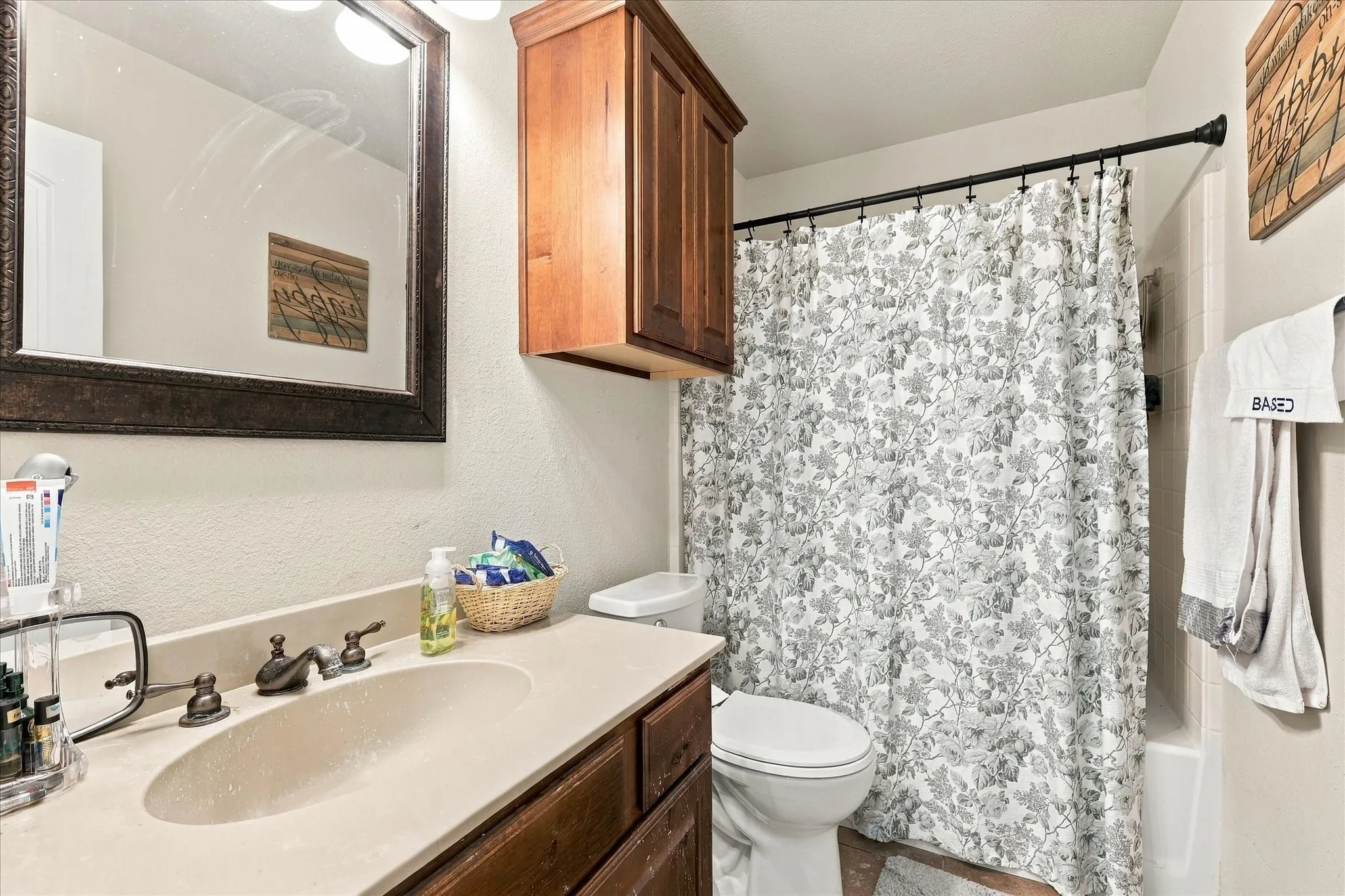Single Family Residence For Sale in Denton County , 2924 Englefield Green, Denton, Texas 76207, 3 Bedroom, 2 Bathroom, 2 Garage spaces, 1,469 Sqft, built in 2011, mls#21419892, Real Estate Agent in Denton, Homes For Sale in Denton county, Homes For Sale in Denton, Realtor in Denton Texas, Real Estate Brokerage Independent Realty Texas, Luminita Cordes Realtor