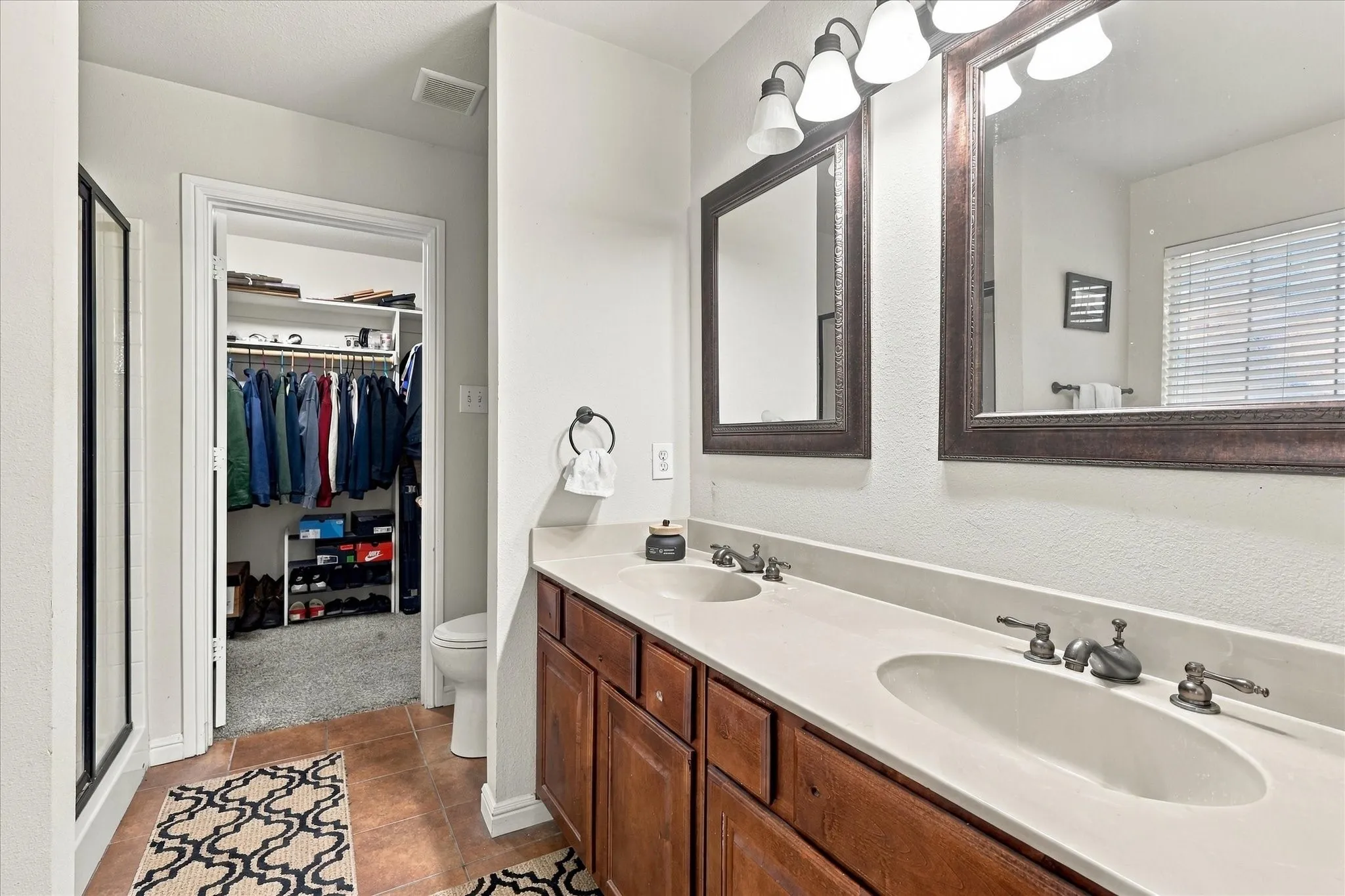 Single Family Residence For Sale in Denton County , 2924 Englefield Green, Denton, Texas 76207, 3 Bedroom, 2 Bathroom, 2 Garage spaces, 1,469 Sqft, built in 2011, mls#21419892, Real Estate Agent in Denton, Homes For Sale in Denton county, Homes For Sale in Denton, Realtor in Denton Texas, Real Estate Brokerage Independent Realty Texas, Luminita Cordes Realtor