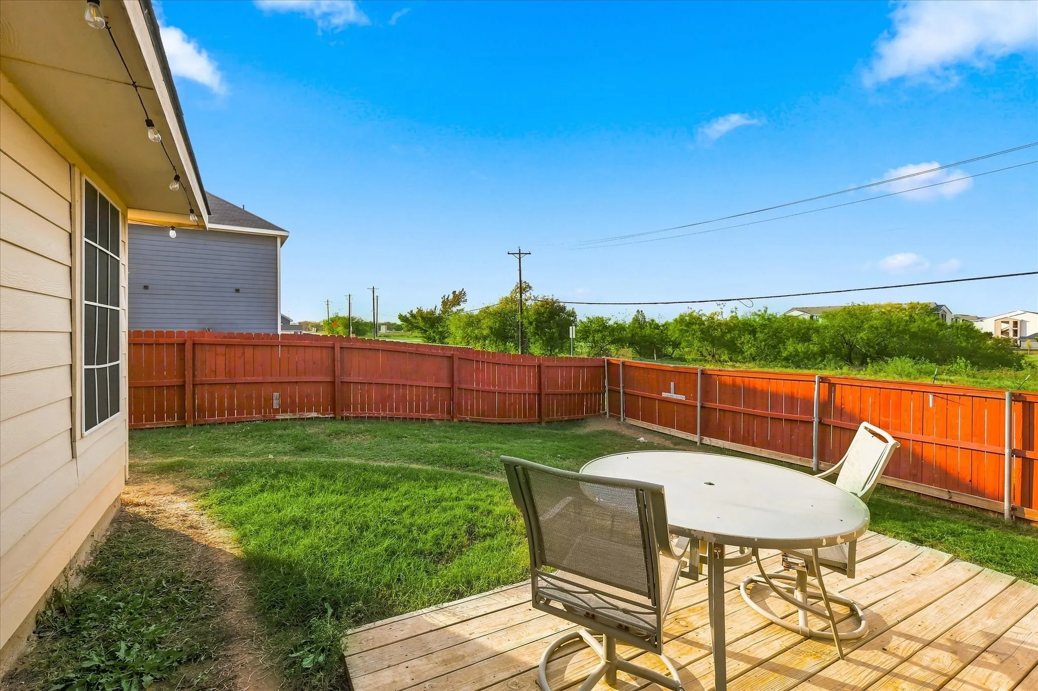 Single Family Residence For Sale in Denton County , 2924 Englefield Green, Denton, Texas 76207, 3 Bedroom, 2 Bathroom, 2 Garage spaces, 1,469 Sqft, built in 2011, mls#21419892, Real Estate Agent in Denton, Homes For Sale in Denton county, Homes For Sale in Denton, Realtor in Denton Texas, Real Estate Brokerage Independent Realty Texas, Luminita Cordes Realtor