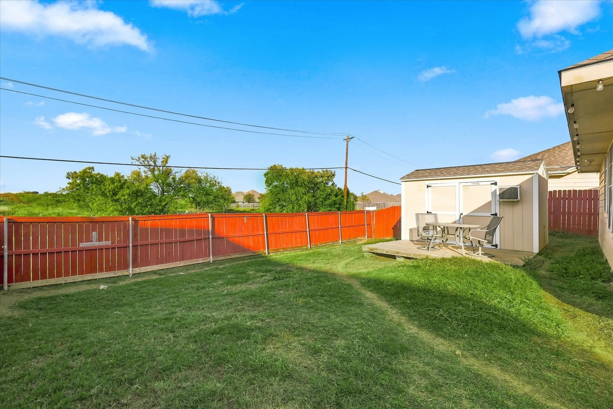 Single Family Residence For Sale in Denton County , 2924 Englefield Green, Denton, Texas 76207, 3 Bedroom, 2 Bathroom, 2 Garage spaces, 1,469 Sqft, built in 2011, mls#21419892, Real Estate Agent in Denton, Homes For Sale in Denton county, Homes For Sale in Denton, Realtor in Denton Texas, Real Estate Brokerage Independent Realty Texas, Luminita Cordes Realtor