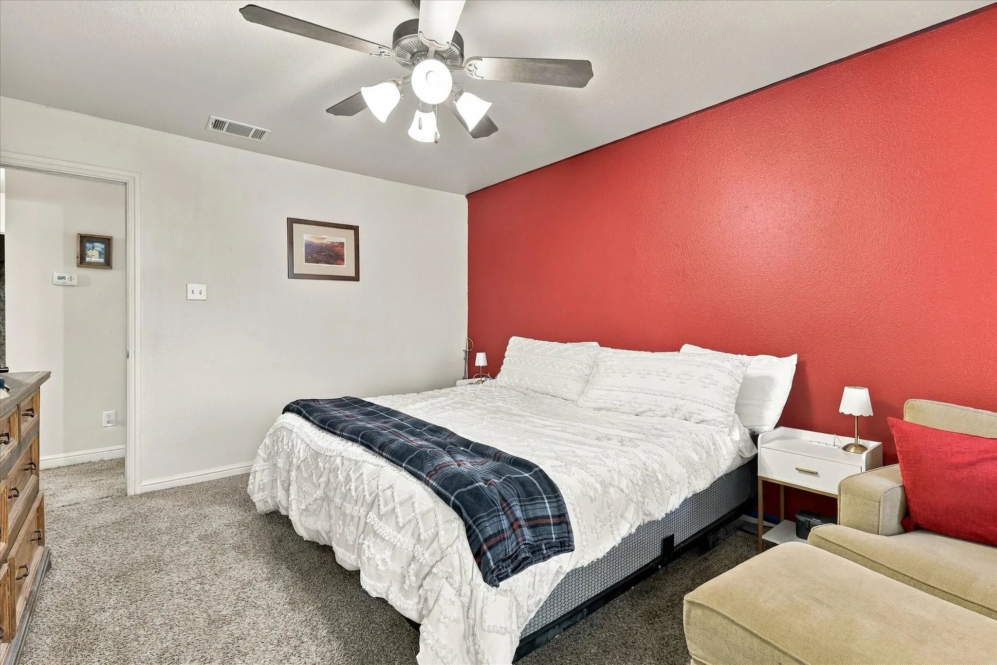 Single Family Residence For Sale in Denton County , 2924 Englefield Green, Denton, Texas 76207, 3 Bedroom, 2 Bathroom, 2 Garage spaces, 1,469 Sqft, built in 2011, mls#21419892, Real Estate Agent in Denton, Homes For Sale in Denton county, Homes For Sale in Denton, Realtor in Denton Texas, Real Estate Brokerage Independent Realty Texas, Luminita Cordes Realtor
