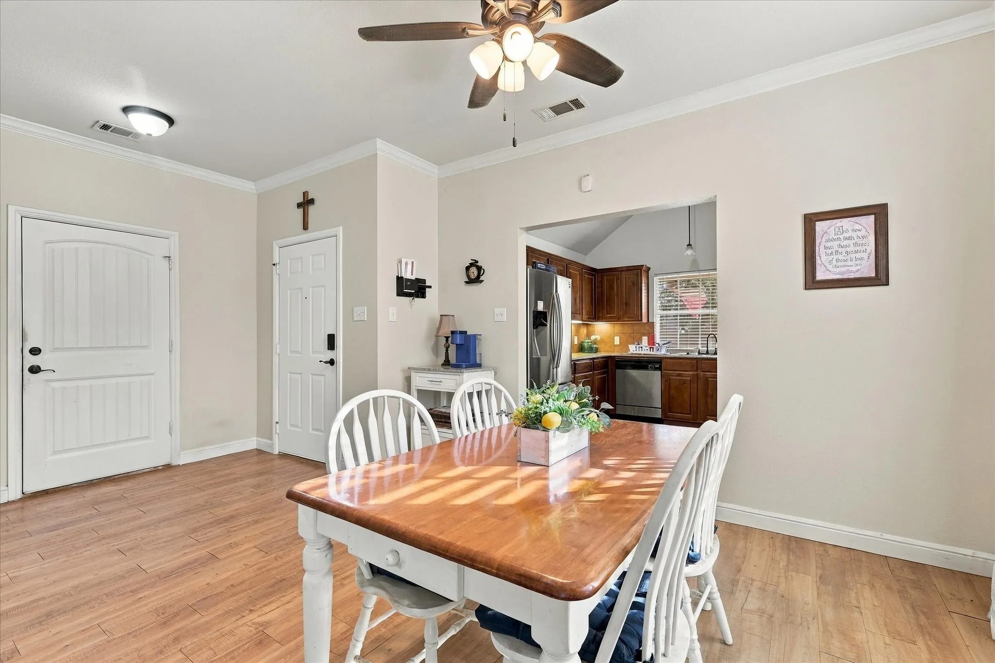 Single Family Residence For Sale in Denton County , 2924 Englefield Green, Denton, Texas 76207, 3 Bedroom, 2 Bathroom, 2 Garage spaces, 1,469 Sqft, built in 2011, mls#21419892, Real Estate Agent in Denton, Homes For Sale in Denton county, Homes For Sale in Denton, Realtor in Denton Texas, Real Estate Brokerage Independent Realty Texas, Luminita Cordes Realtor
