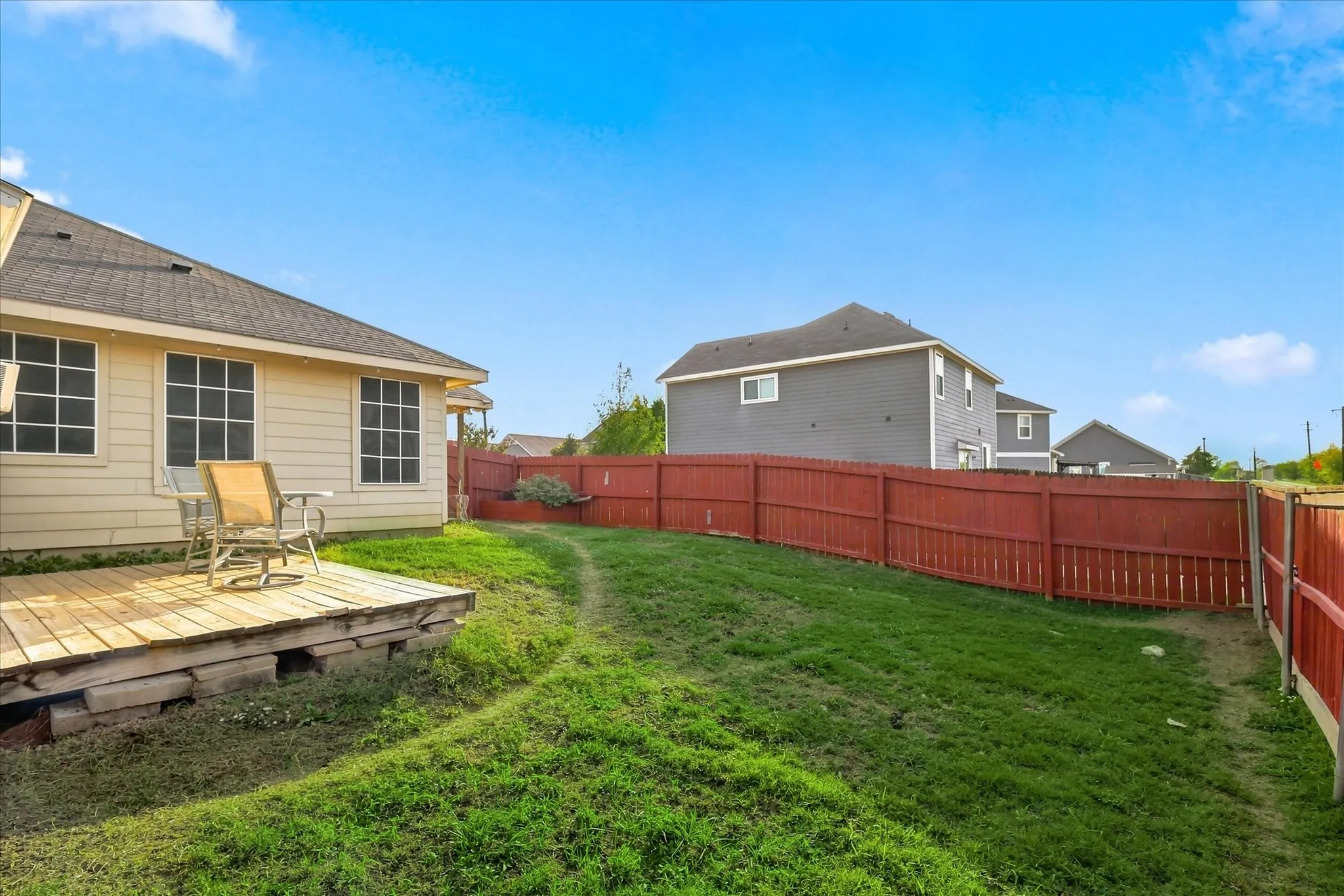 Single Family Residence For Sale in Denton County , 2924 Englefield Green, Denton, Texas 76207, 3 Bedroom, 2 Bathroom, 2 Garage spaces, 1,469 Sqft, built in 2011, mls#21419892, Real Estate Agent in Denton, Homes For Sale in Denton county, Homes For Sale in Denton, Realtor in Denton Texas, Real Estate Brokerage Independent Realty Texas, Luminita Cordes Realtor