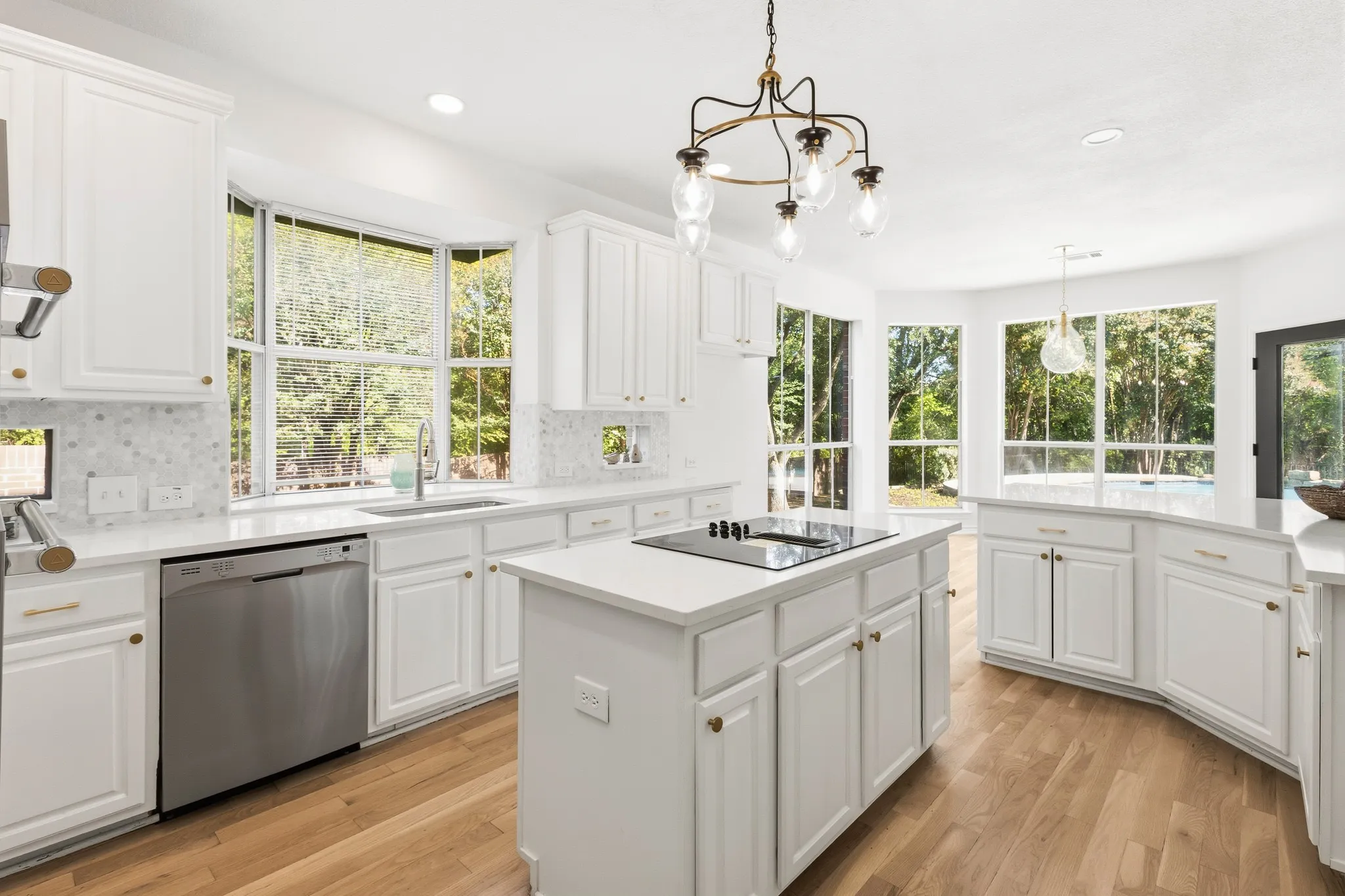 Single Family Residence For Sale in Dallas County , 4510 Vista Creek Drive, Rowlett, Texas 75088, 5 Bedroom, 4 Bathroom, 2 Garage spaces, 3,306 Sqft, built in 1996, mls#21419893, Real Estate Agent in Rowlett, Homes For Sale in Dallas county, Homes For Sale in Rowlett, Realtor in Rowlett Texas, Real Estate Brokerage Independent Realty Texas, Luminita Cordes Realtor