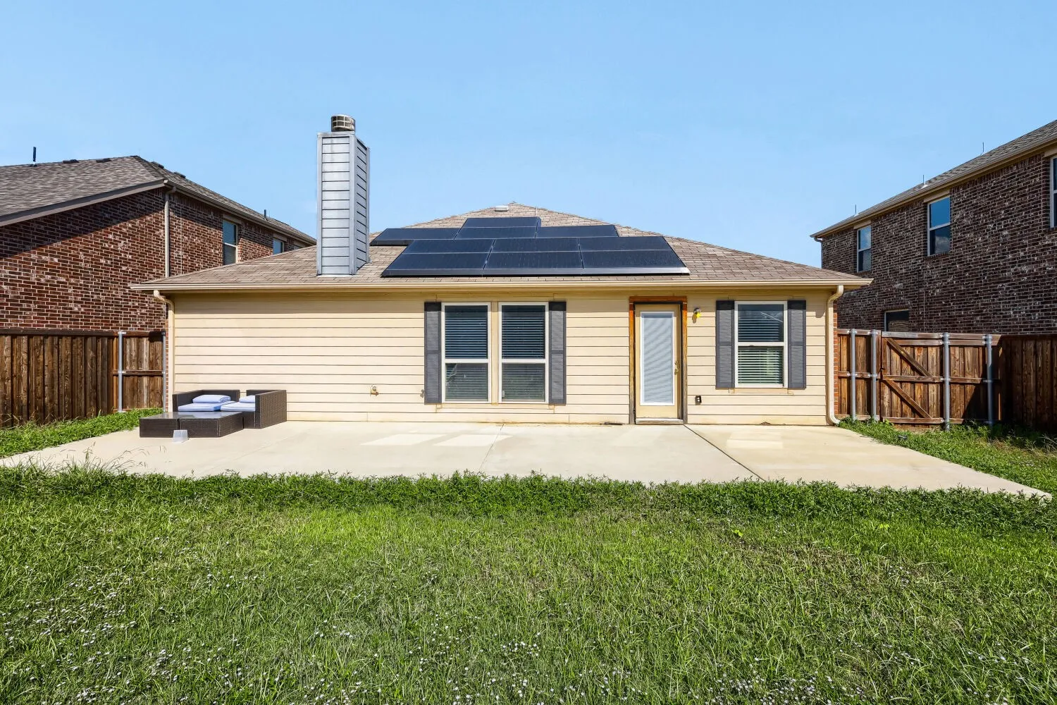 Single Family Residence For Sale in Denton County , 8732 Yosemite Trail, Cross Roads, Texas 76227, 3 Bedroom, 2 Bathroom, 2 Garage spaces, 1,675 Sqft, built in 2014, mls#21417415, Real Estate Agent in Cross Roads, Homes For Sale in Denton county, Homes For Sale in Cross Roads, Realtor in Cross Roads Texas, Real Estate Brokerage Independent Realty Texas, Luminita Cordes Realtor