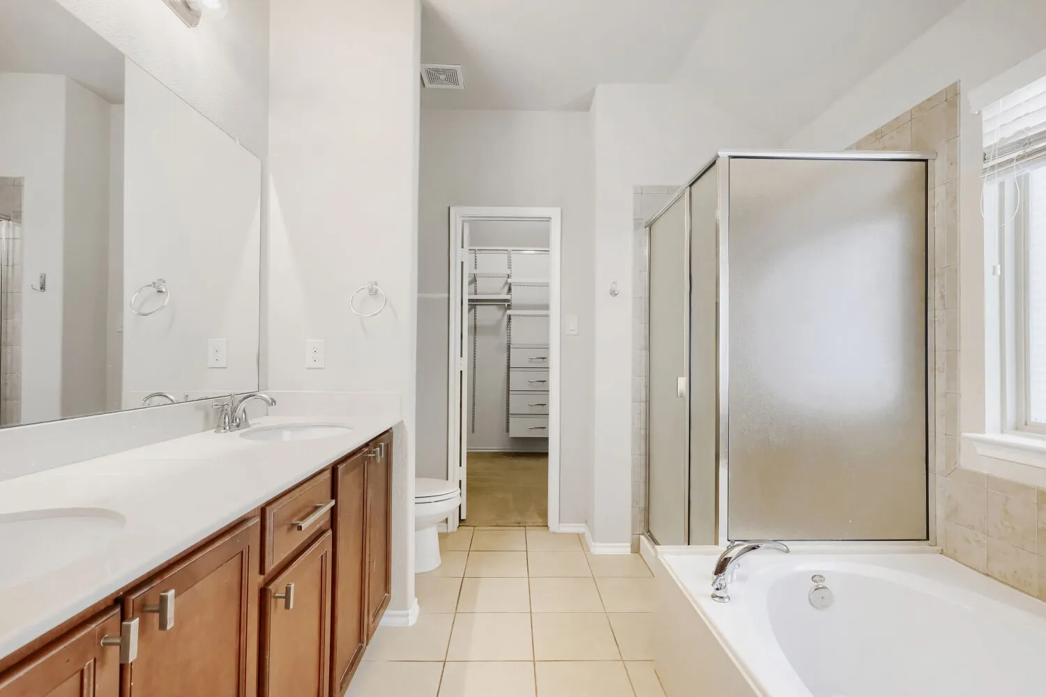 Single Family Residence For Sale in Denton County , 8732 Yosemite Trail, Cross Roads, Texas 76227, 3 Bedroom, 2 Bathroom, 2 Garage spaces, 1,675 Sqft, built in 2014, mls#21417415, Real Estate Agent in Cross Roads, Homes For Sale in Denton county, Homes For Sale in Cross Roads, Realtor in Cross Roads Texas, Real Estate Brokerage Independent Realty Texas, Luminita Cordes Realtor
