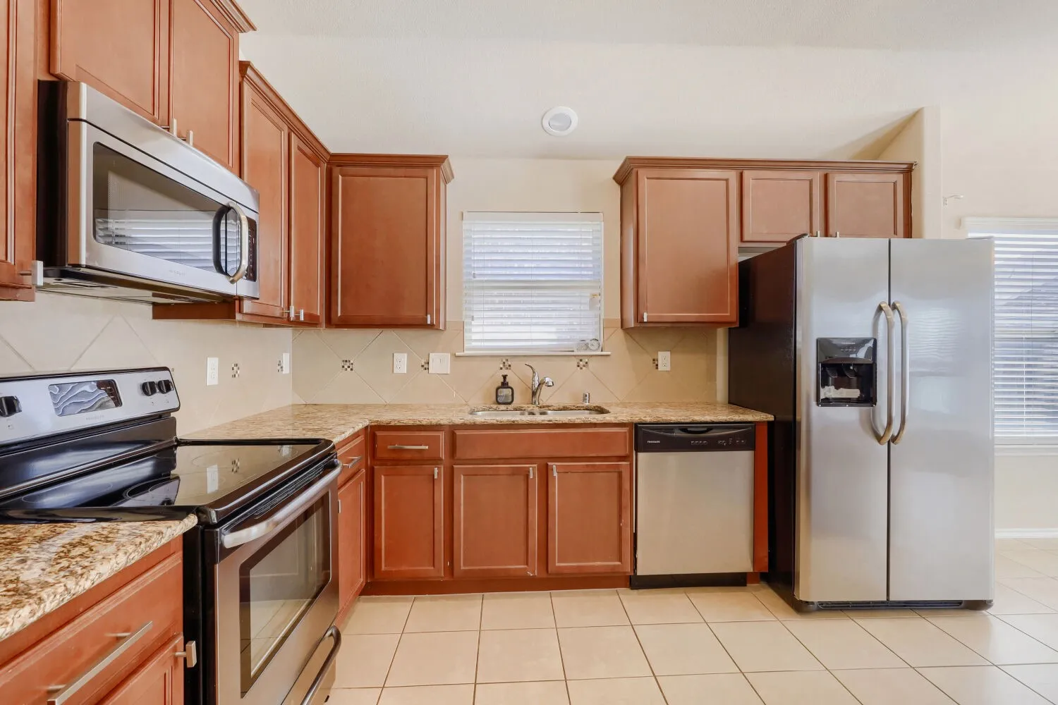 Single Family Residence For Sale in Denton County , 8732 Yosemite Trail, Cross Roads, Texas 76227, 3 Bedroom, 2 Bathroom, 2 Garage spaces, 1,675 Sqft, built in 2014, mls#21417415, Real Estate Agent in Cross Roads, Homes For Sale in Denton county, Homes For Sale in Cross Roads, Realtor in Cross Roads Texas, Real Estate Brokerage Independent Realty Texas, Luminita Cordes Realtor
