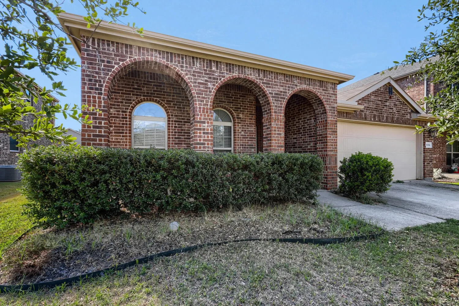 Single Family Residence For Sale in Denton County , 8732 Yosemite Trail, Cross Roads, Texas 76227, 3 Bedroom, 2 Bathroom, 2 Garage spaces, 1,675 Sqft, built in 2014, mls#21417415, Real Estate Agent in Cross Roads, Homes For Sale in Denton county, Homes For Sale in Cross Roads, Realtor in Cross Roads Texas, Real Estate Brokerage Independent Realty Texas, Luminita Cordes Realtor