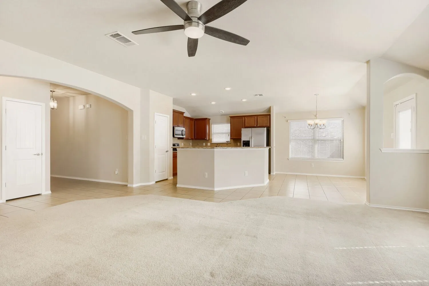 Single Family Residence For Sale in Denton County , 8732 Yosemite Trail, Cross Roads, Texas 76227, 3 Bedroom, 2 Bathroom, 2 Garage spaces, 1,675 Sqft, built in 2014, mls#21417415, Real Estate Agent in Cross Roads, Homes For Sale in Denton county, Homes For Sale in Cross Roads, Realtor in Cross Roads Texas, Real Estate Brokerage Independent Realty Texas, Luminita Cordes Realtor