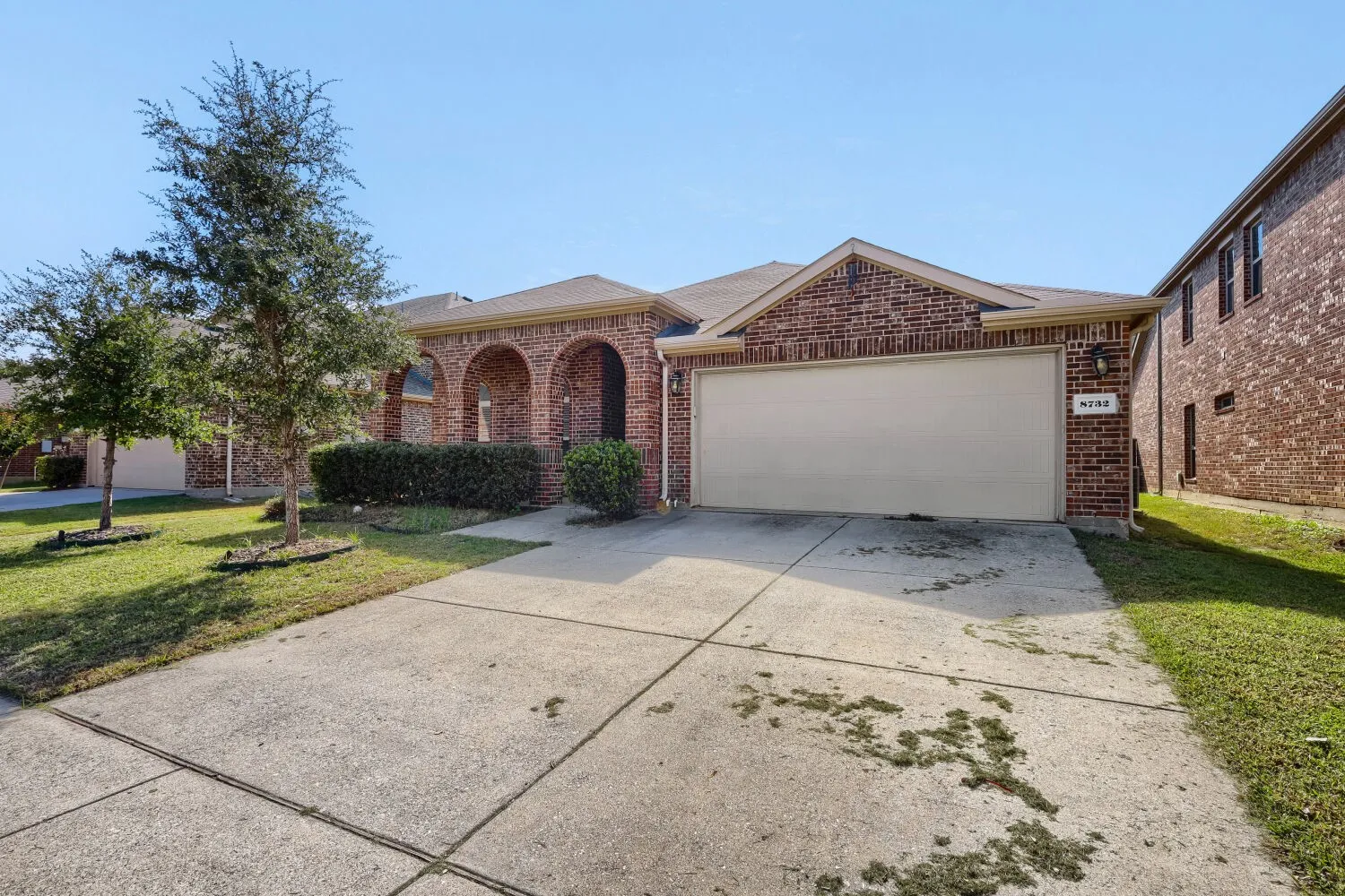 Single Family Residence For Sale in Denton County , 8732 Yosemite Trail, Cross Roads, Texas 76227, 3 Bedroom, 2 Bathroom, 2 Garage spaces, 1,675 Sqft, built in 2014, mls#21417415, Real Estate Agent in Cross Roads, Homes For Sale in Denton county, Homes For Sale in Cross Roads, Realtor in Cross Roads Texas, Real Estate Brokerage Independent Realty Texas, Luminita Cordes Realtor