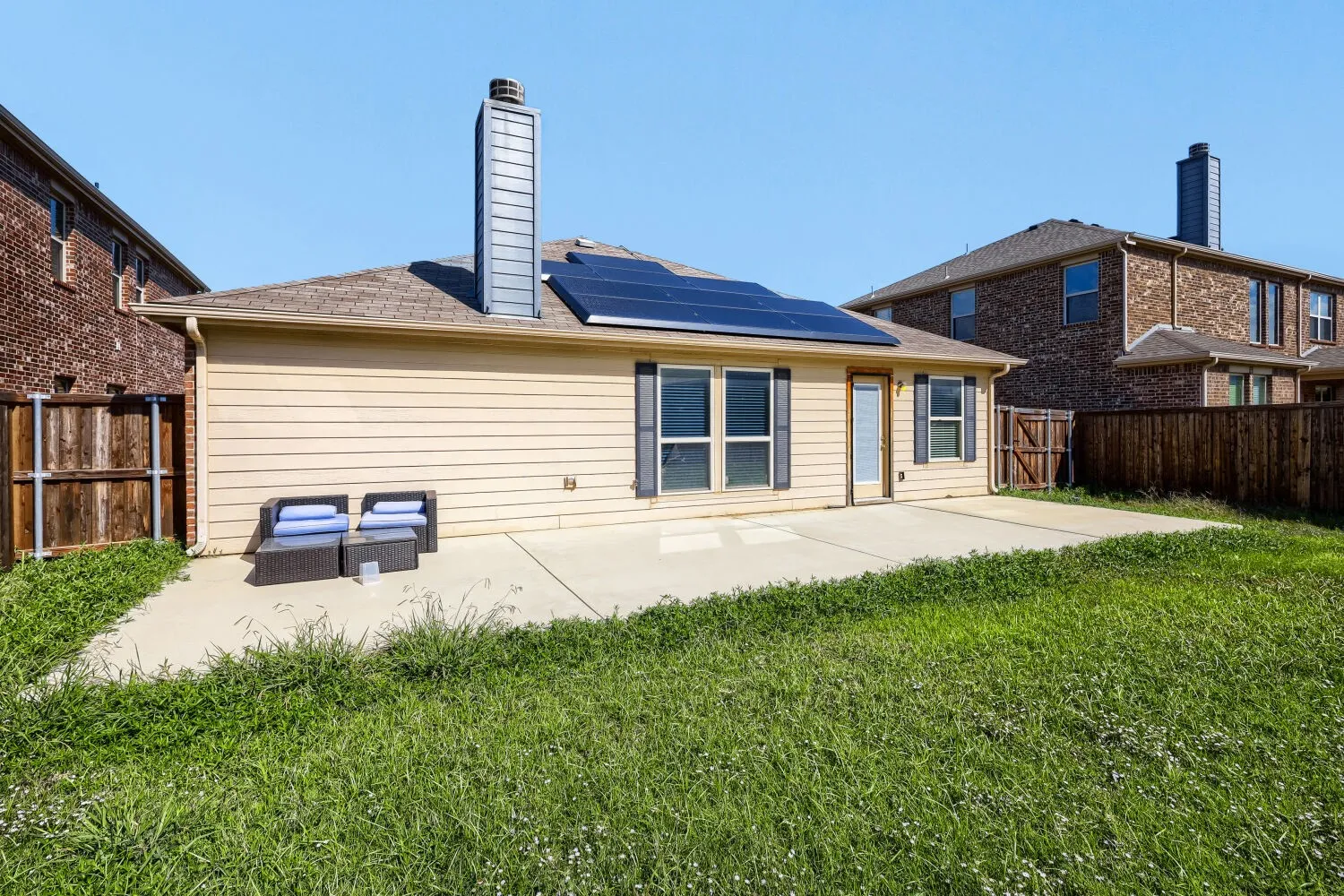 Single Family Residence For Sale in Denton County , 8732 Yosemite Trail, Cross Roads, Texas 76227, 3 Bedroom, 2 Bathroom, 2 Garage spaces, 1,675 Sqft, built in 2014, mls#21417415, Real Estate Agent in Cross Roads, Homes For Sale in Denton county, Homes For Sale in Cross Roads, Realtor in Cross Roads Texas, Real Estate Brokerage Independent Realty Texas, Luminita Cordes Realtor