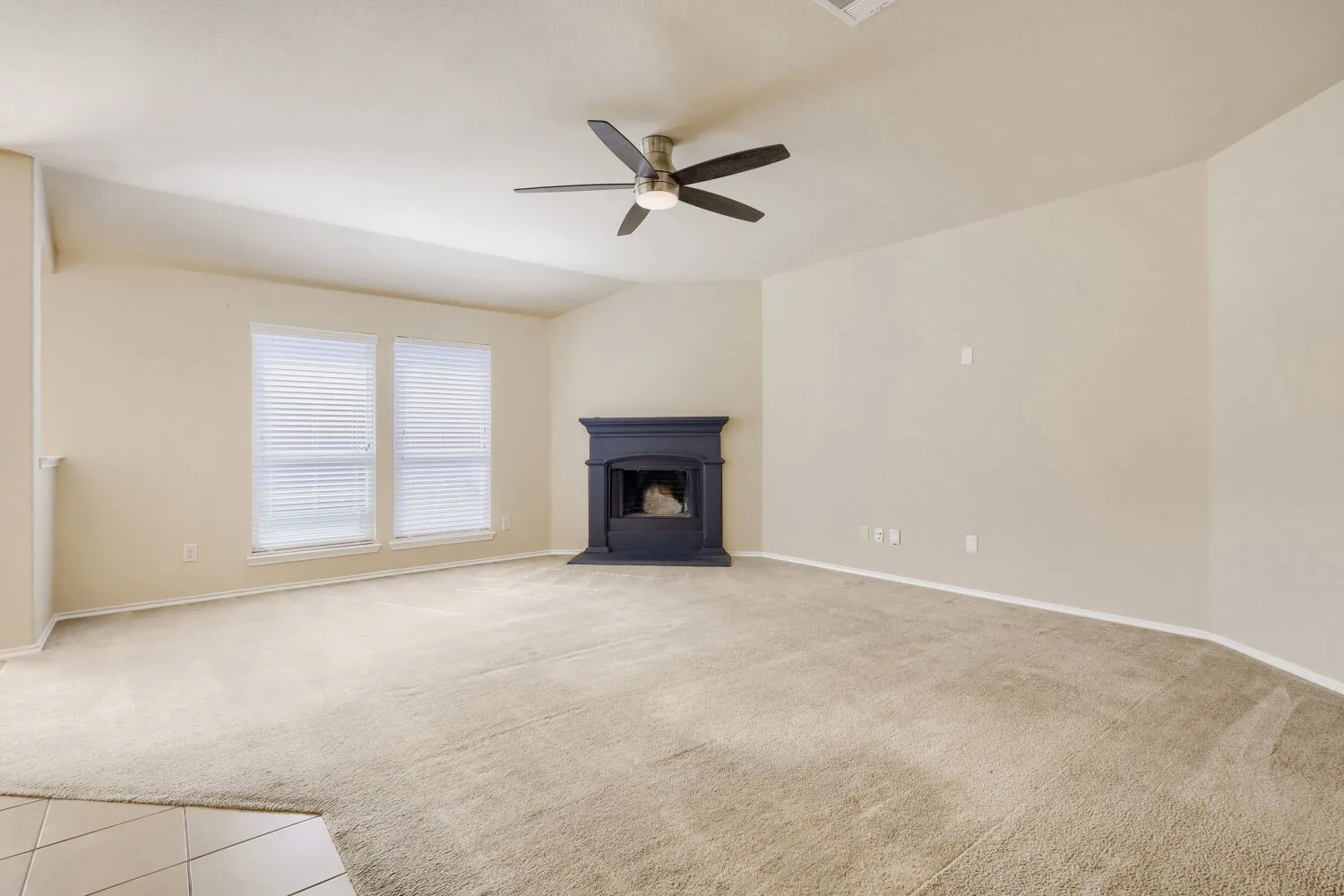 Single Family Residence For Sale in Denton County , 8732 Yosemite Trail, Cross Roads, Texas 76227, 3 Bedroom, 2 Bathroom, 2 Garage spaces, 1,675 Sqft, built in 2014, mls#21417415, Real Estate Agent in Cross Roads, Homes For Sale in Denton county, Homes For Sale in Cross Roads, Realtor in Cross Roads Texas, Real Estate Brokerage Independent Realty Texas, Luminita Cordes Realtor