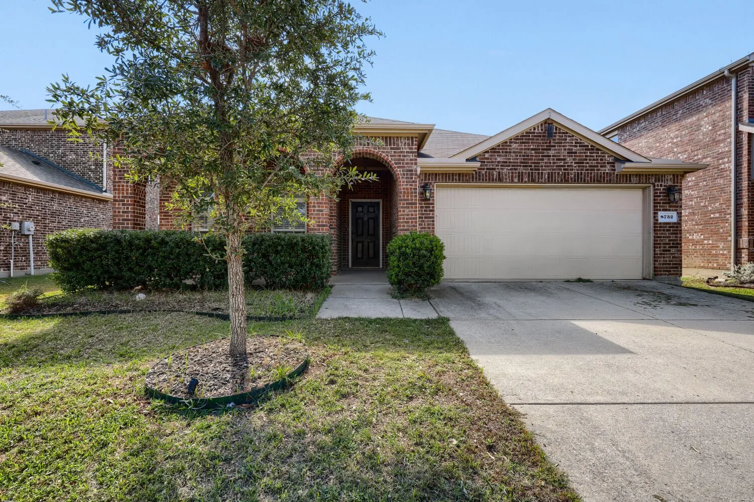 Single Family Residence For Sale in Denton County , 8732 Yosemite Trail, Cross Roads, Texas 76227, 3 Bedroom, 2 Bathroom, 2 Garage spaces, 1,675 Sqft, built in 2014, mls#21417415, Real Estate Agent in Cross Roads, Homes For Sale in Denton county, Homes For Sale in Cross Roads, Realtor in Cross Roads Texas, Real Estate Brokerage Independent Realty Texas, Luminita Cordes Realtor
