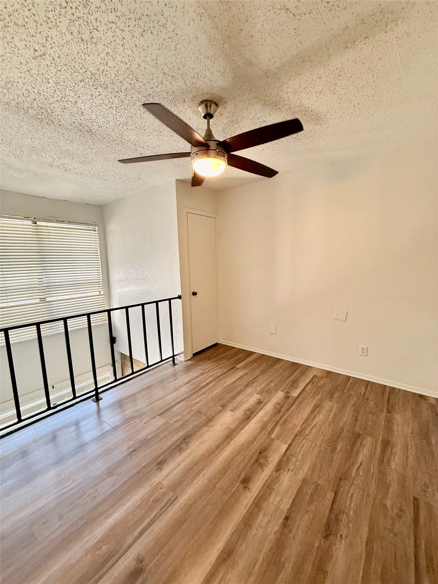 2nd floor loft area