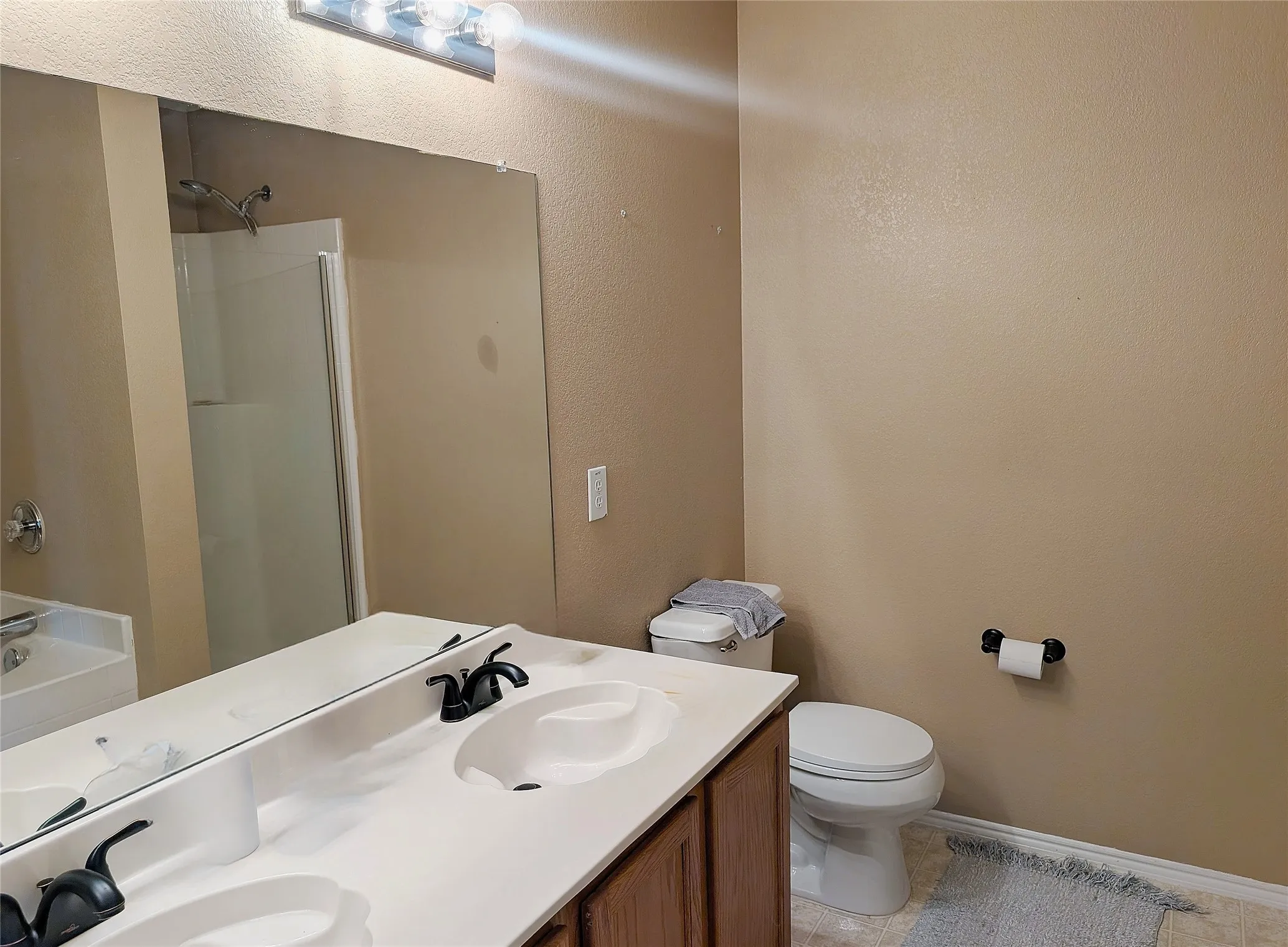 Single Family Residence For Sale in Tarrant County , 1105 Schenectady Road, Arlington, Texas 76017, 3 Bedroom, 2 Bathroom, 2 Garage spaces, 1,868 Sqft, built in 2003, mls#21420049, Real Estate Agent in Arlington, Homes For Sale in Tarrant county, Homes For Sale in Arlington, Realtor in Arlington Texas, Real Estate Brokerage Independent Realty Texas, Luminita Cordes Realtor