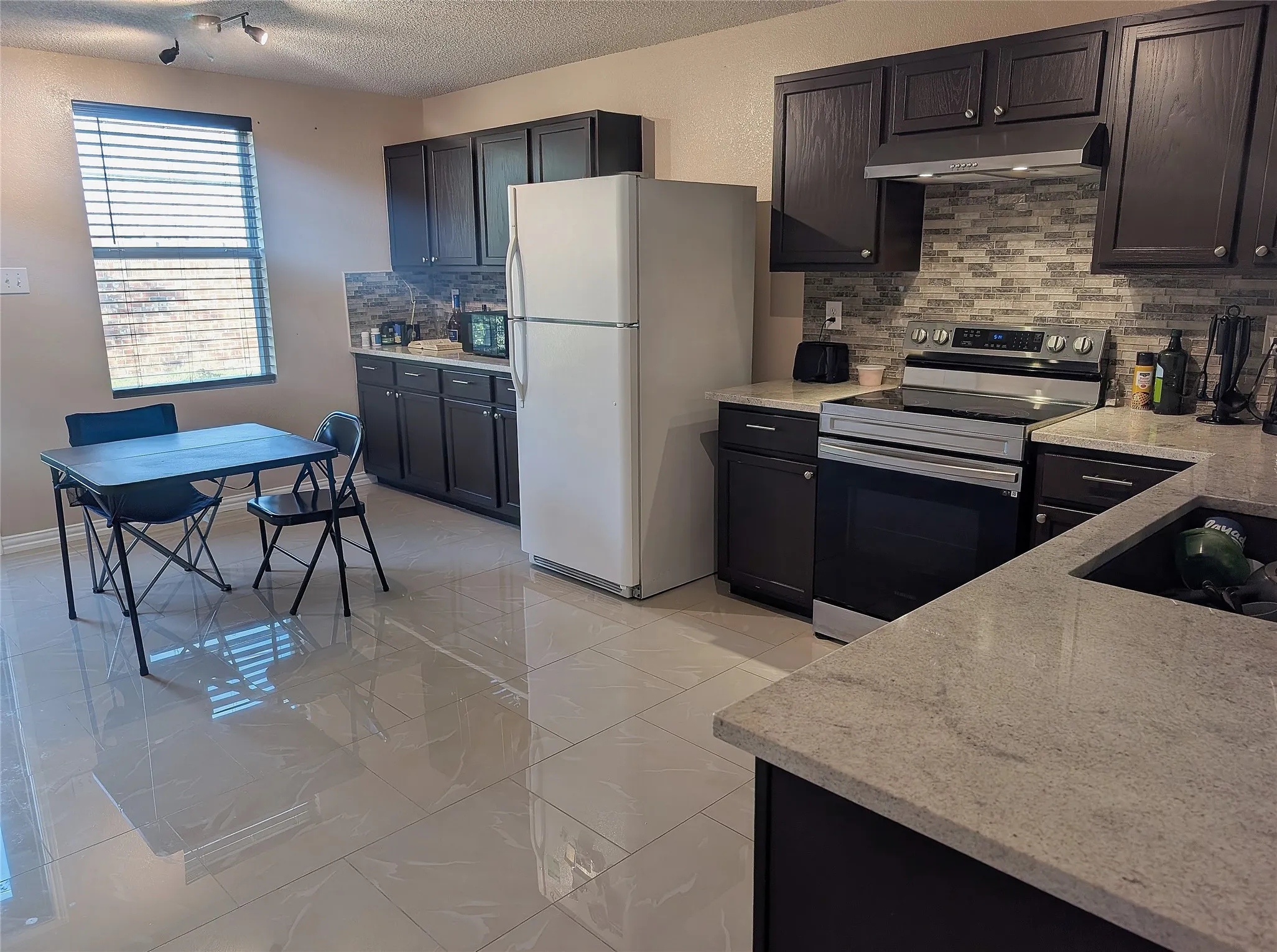Single Family Residence For Sale in Tarrant County , 1105 Schenectady Road, Arlington, Texas 76017, 3 Bedroom, 2 Bathroom, 2 Garage spaces, 1,868 Sqft, built in 2003, mls#21420049, Real Estate Agent in Arlington, Homes For Sale in Tarrant county, Homes For Sale in Arlington, Realtor in Arlington Texas, Real Estate Brokerage Independent Realty Texas, Luminita Cordes Realtor
