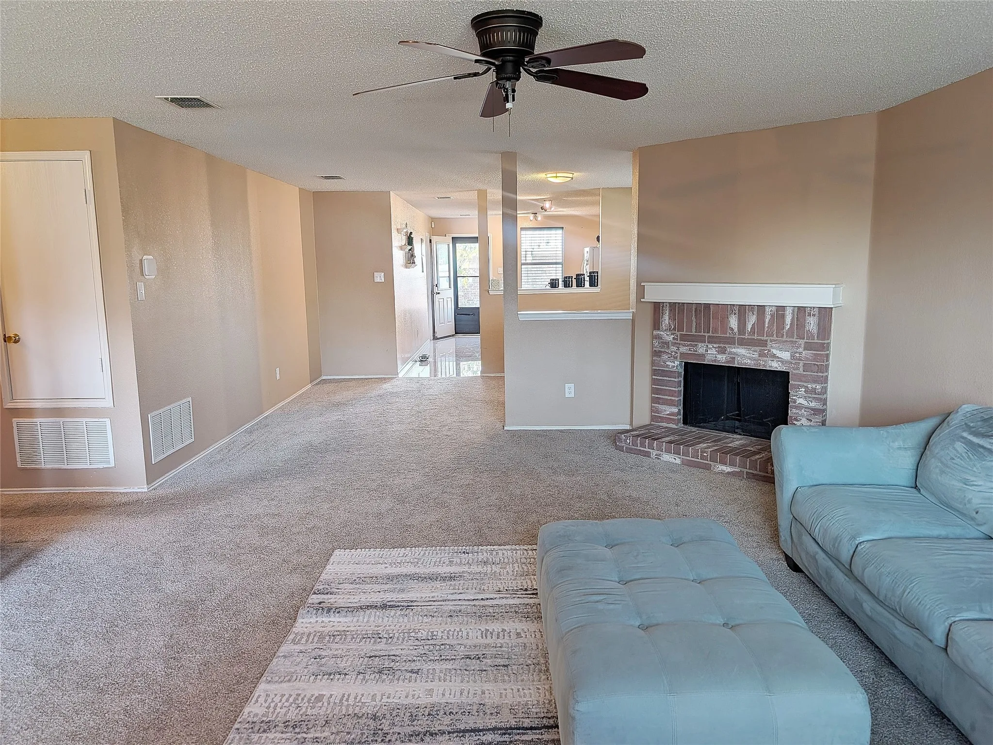 Single Family Residence For Sale in Tarrant County , 1105 Schenectady Road, Arlington, Texas 76017, 3 Bedroom, 2 Bathroom, 2 Garage spaces, 1,868 Sqft, built in 2003, mls#21420049, Real Estate Agent in Arlington, Homes For Sale in Tarrant county, Homes For Sale in Arlington, Realtor in Arlington Texas, Real Estate Brokerage Independent Realty Texas, Luminita Cordes Realtor