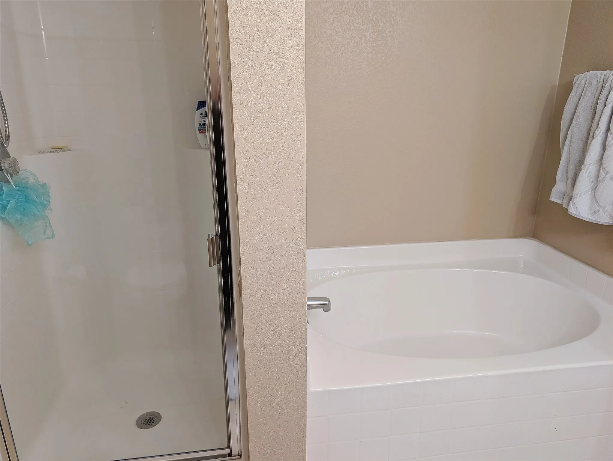 Single Family Residence For Sale in Tarrant County , 1105 Schenectady Road, Arlington, Texas 76017, 3 Bedroom, 2 Bathroom, 2 Garage spaces, 1,868 Sqft, built in 2003, mls#21420049, Real Estate Agent in Arlington, Homes For Sale in Tarrant county, Homes For Sale in Arlington, Realtor in Arlington Texas, Real Estate Brokerage Independent Realty Texas, Luminita Cordes Realtor