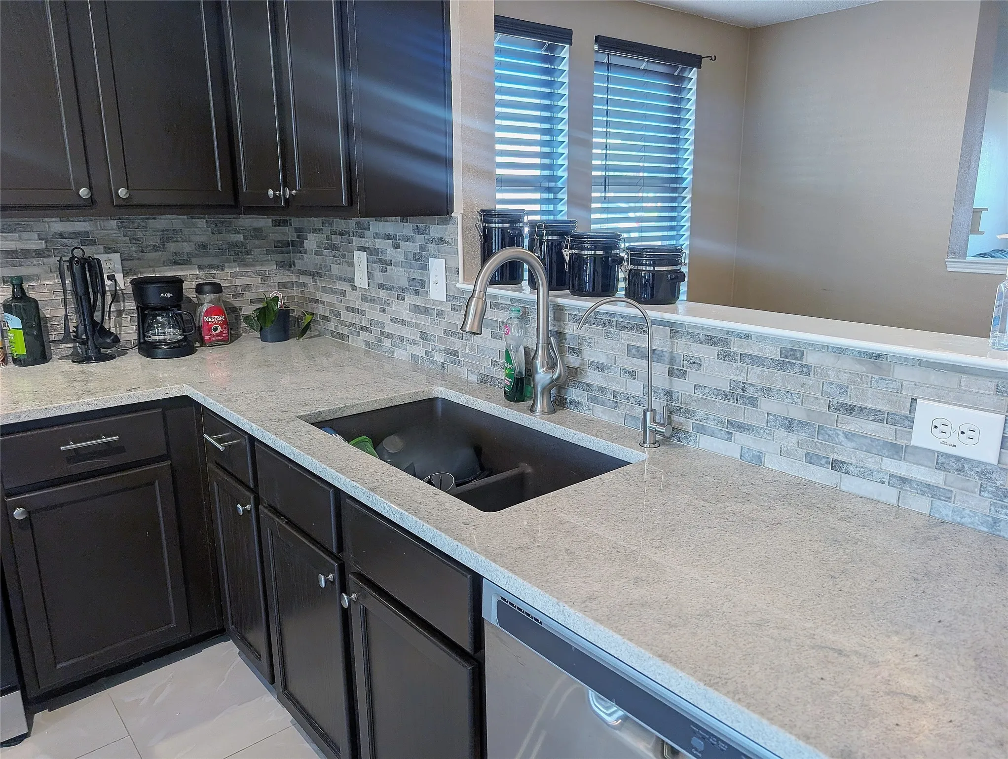 Single Family Residence For Sale in Tarrant County , 1105 Schenectady Road, Arlington, Texas 76017, 3 Bedroom, 2 Bathroom, 2 Garage spaces, 1,868 Sqft, built in 2003, mls#21420049, Real Estate Agent in Arlington, Homes For Sale in Tarrant county, Homes For Sale in Arlington, Realtor in Arlington Texas, Real Estate Brokerage Independent Realty Texas, Luminita Cordes Realtor