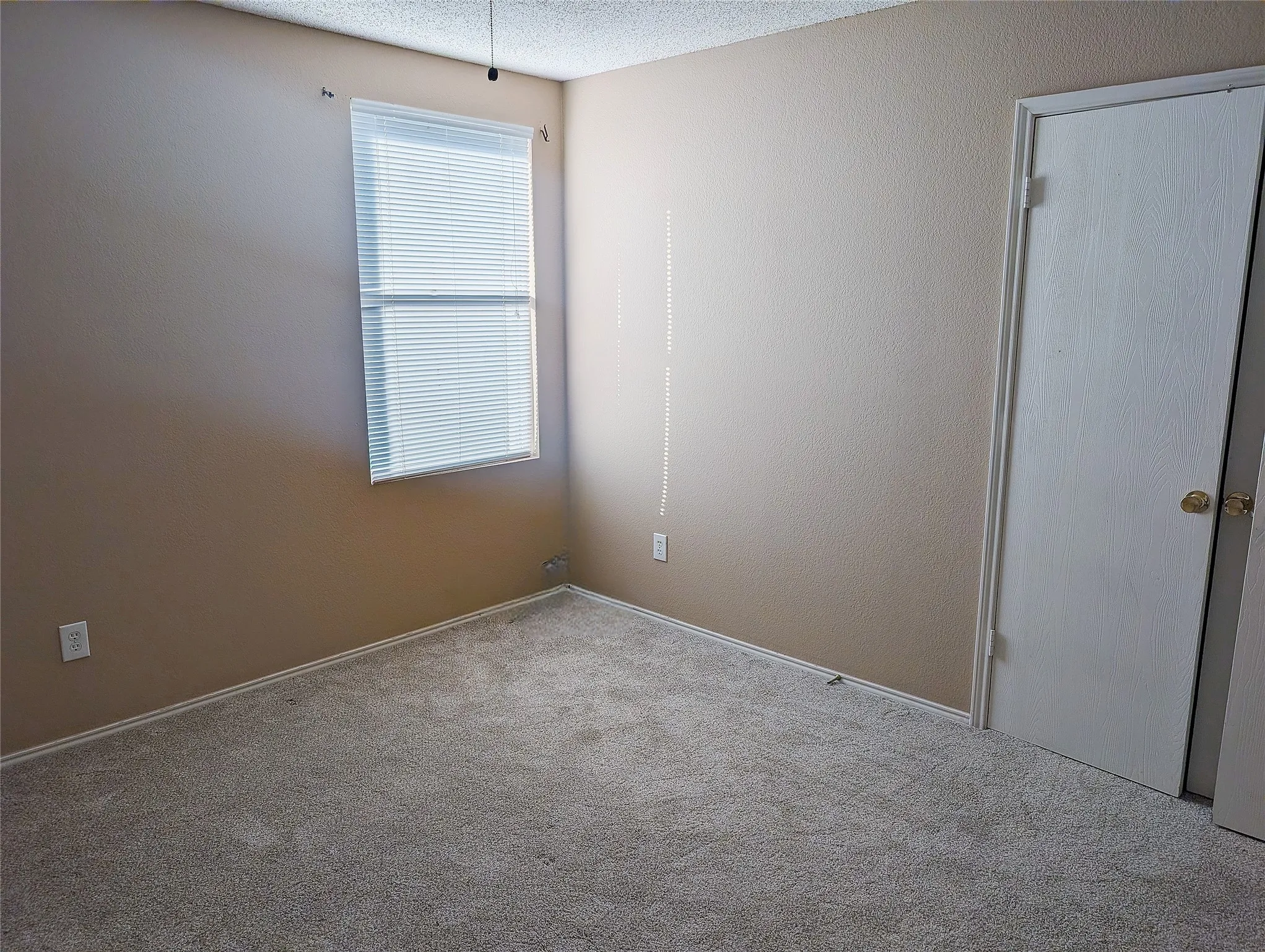 Single Family Residence For Sale in Tarrant County , 1105 Schenectady Road, Arlington, Texas 76017, 3 Bedroom, 2 Bathroom, 2 Garage spaces, 1,868 Sqft, built in 2003, mls#21420049, Real Estate Agent in Arlington, Homes For Sale in Tarrant county, Homes For Sale in Arlington, Realtor in Arlington Texas, Real Estate Brokerage Independent Realty Texas, Luminita Cordes Realtor