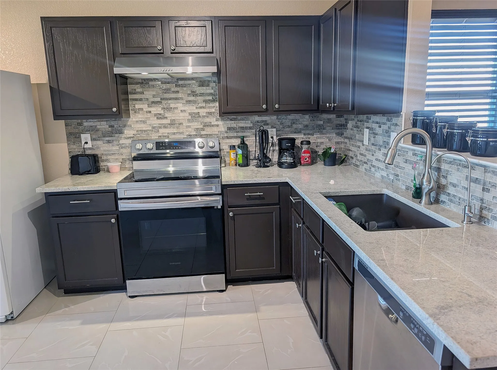 Single Family Residence For Sale in Tarrant County , 1105 Schenectady Road, Arlington, Texas 76017, 3 Bedroom, 2 Bathroom, 2 Garage spaces, 1,868 Sqft, built in 2003, mls#21420049, Real Estate Agent in Arlington, Homes For Sale in Tarrant county, Homes For Sale in Arlington, Realtor in Arlington Texas, Real Estate Brokerage Independent Realty Texas, Luminita Cordes Realtor